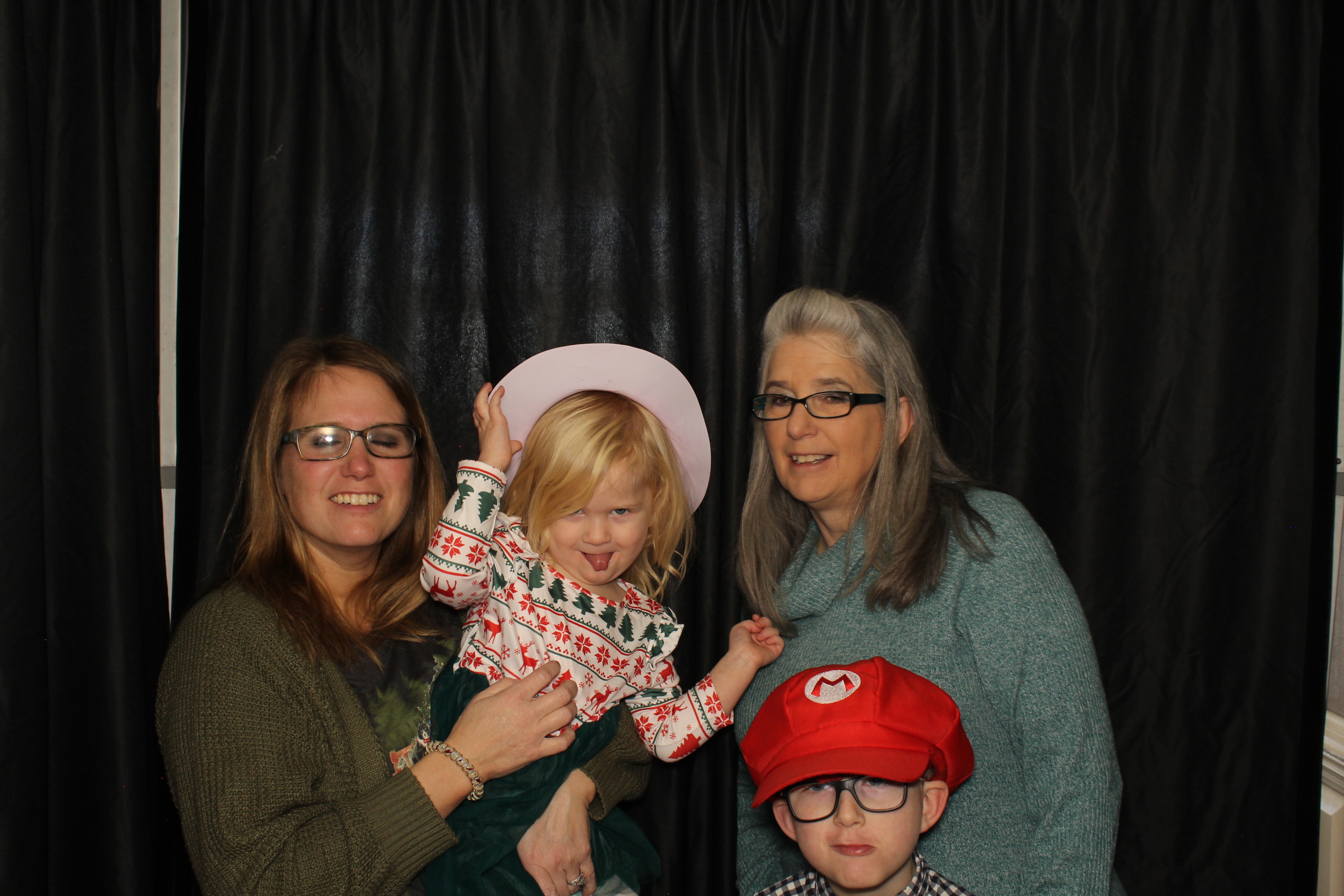 Alkermes Breakfast With Santa | View more photos from the event at gallery.photoboothcincy.com/u/PhotoBoothCincy/Alkermes-Breakfast-With-Santa