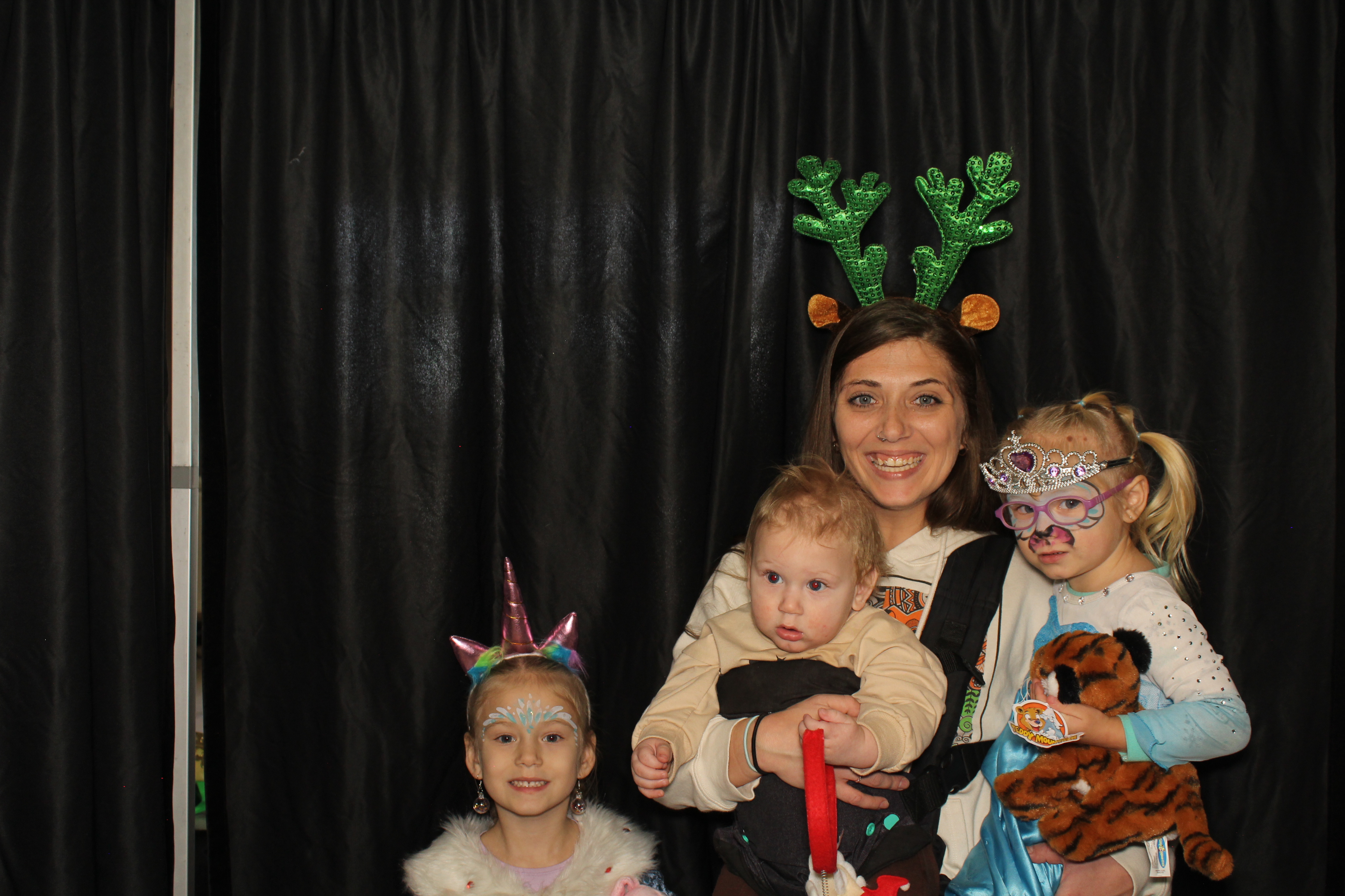 Alkermes Breakfast With Santa | View more photos from the event at gallery.photoboothcincy.com/u/PhotoBoothCincy/Alkermes-Breakfast-With-Santa