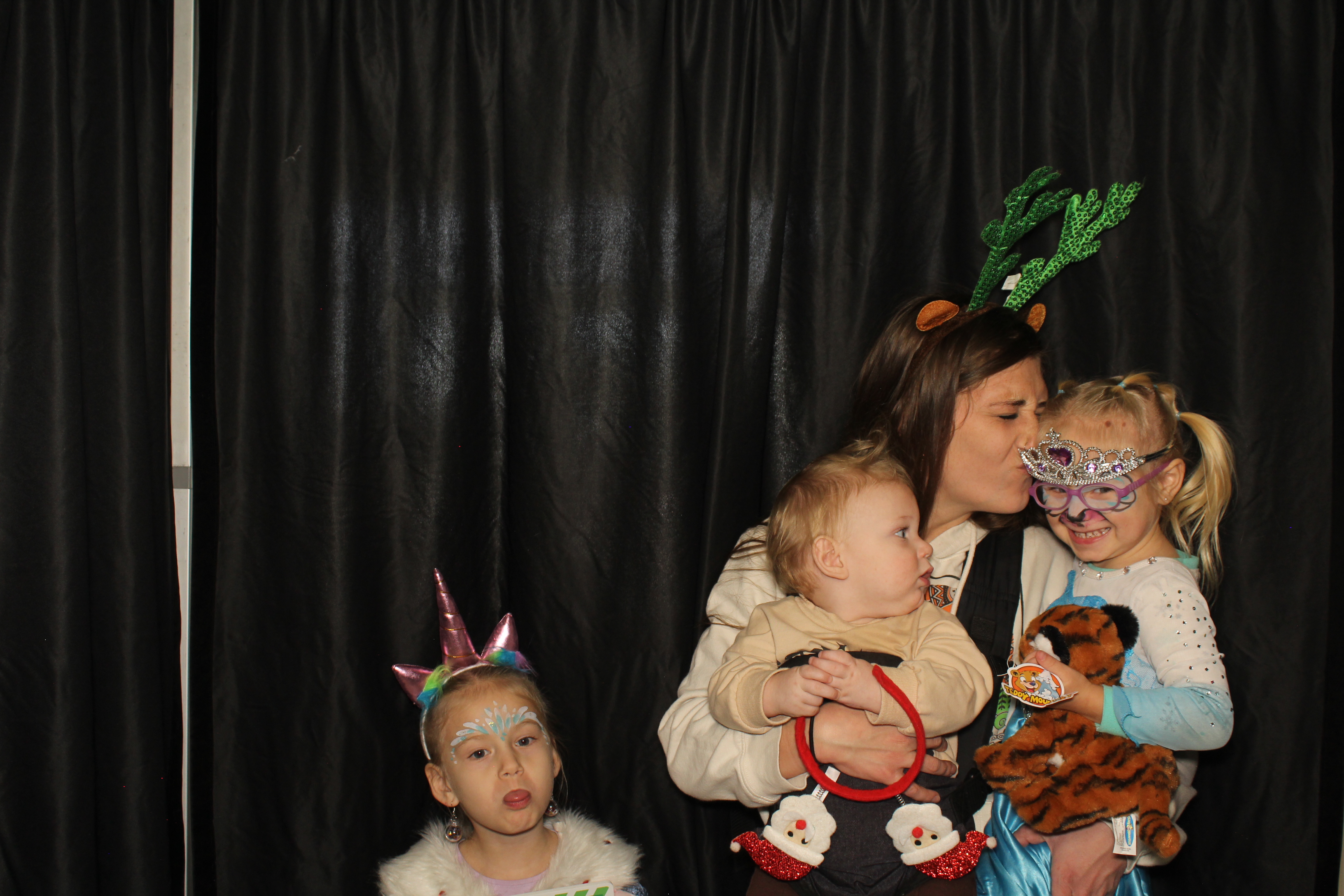 Alkermes Breakfast With Santa | View more photos from the event at gallery.photoboothcincy.com/u/PhotoBoothCincy/Alkermes-Breakfast-With-Santa