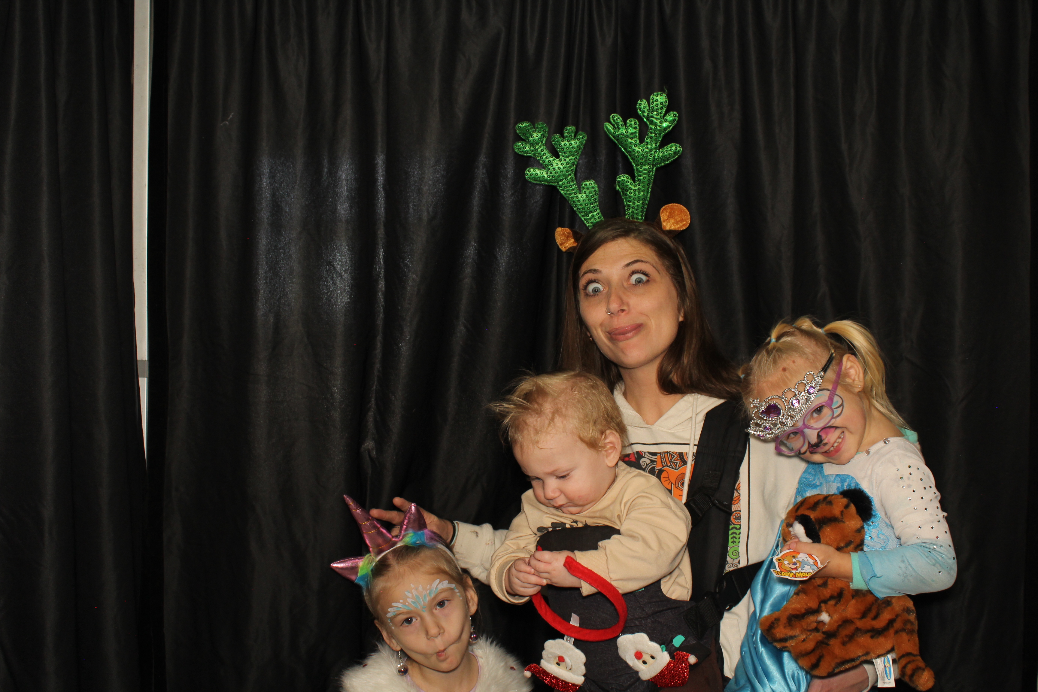 Alkermes Breakfast With Santa | View more photos from the event at gallery.photoboothcincy.com/u/PhotoBoothCincy/Alkermes-Breakfast-With-Santa