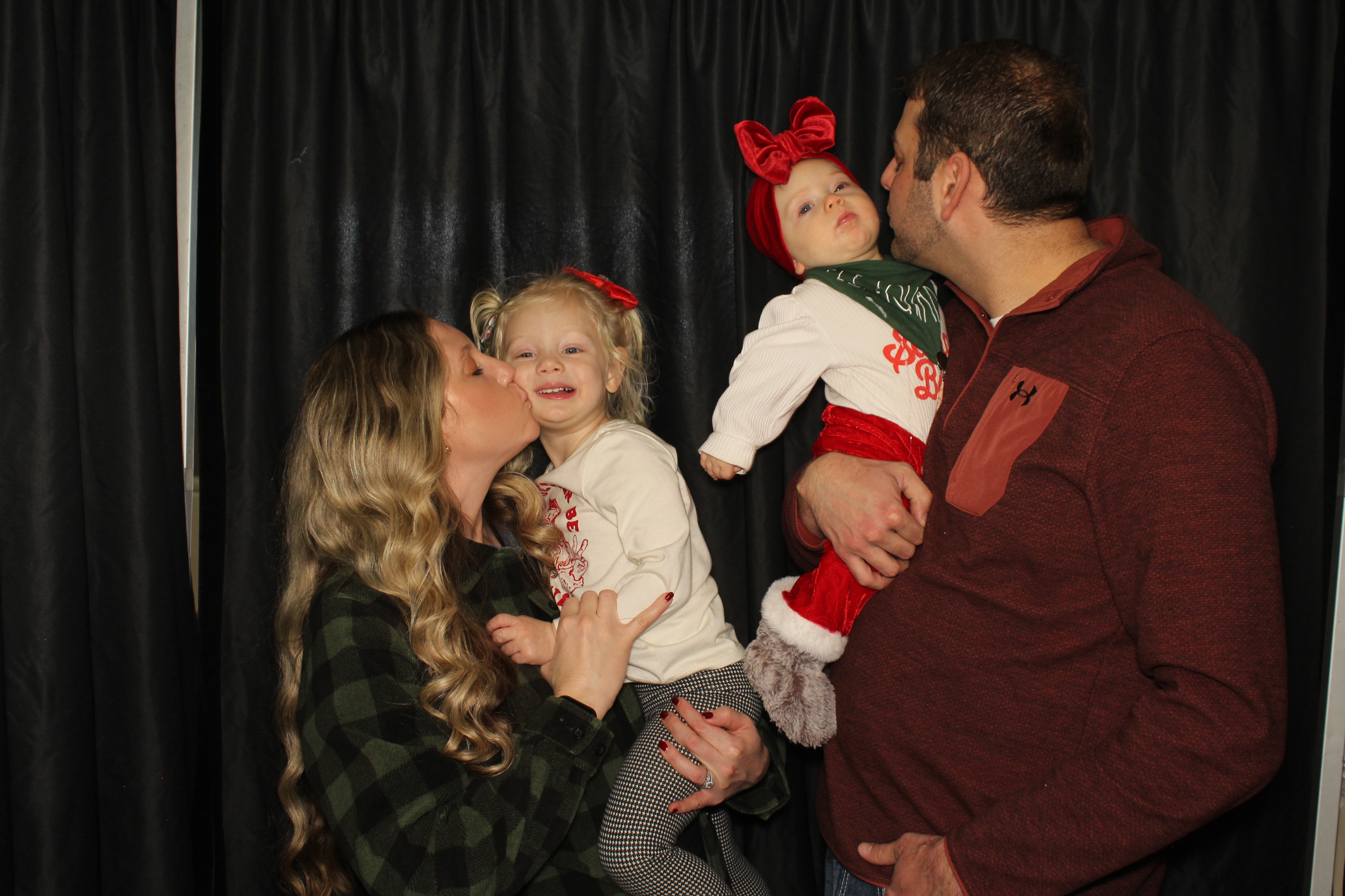 Alkermes Breakfast With Santa | View more photos from the event at gallery.photoboothcincy.com/u/PhotoBoothCincy/Alkermes-Breakfast-With-Santa
