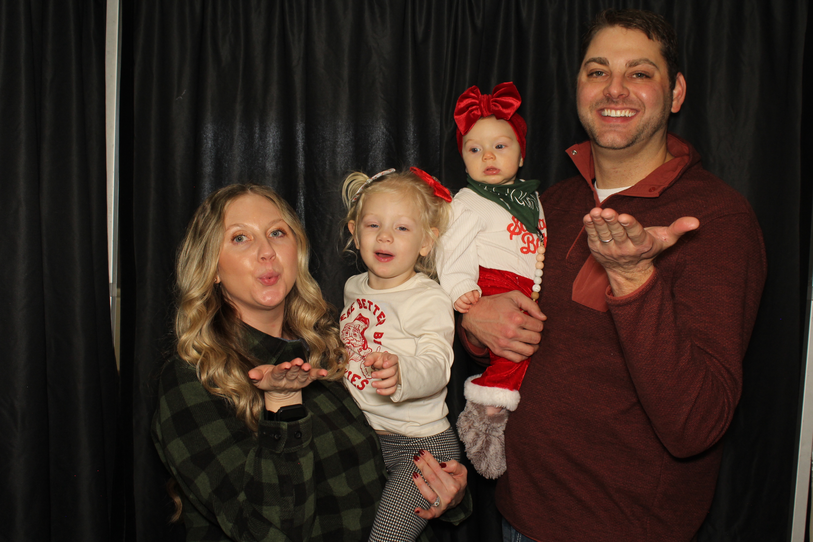 Alkermes Breakfast With Santa | View more photos from the event at gallery.photoboothcincy.com/u/PhotoBoothCincy/Alkermes-Breakfast-With-Santa