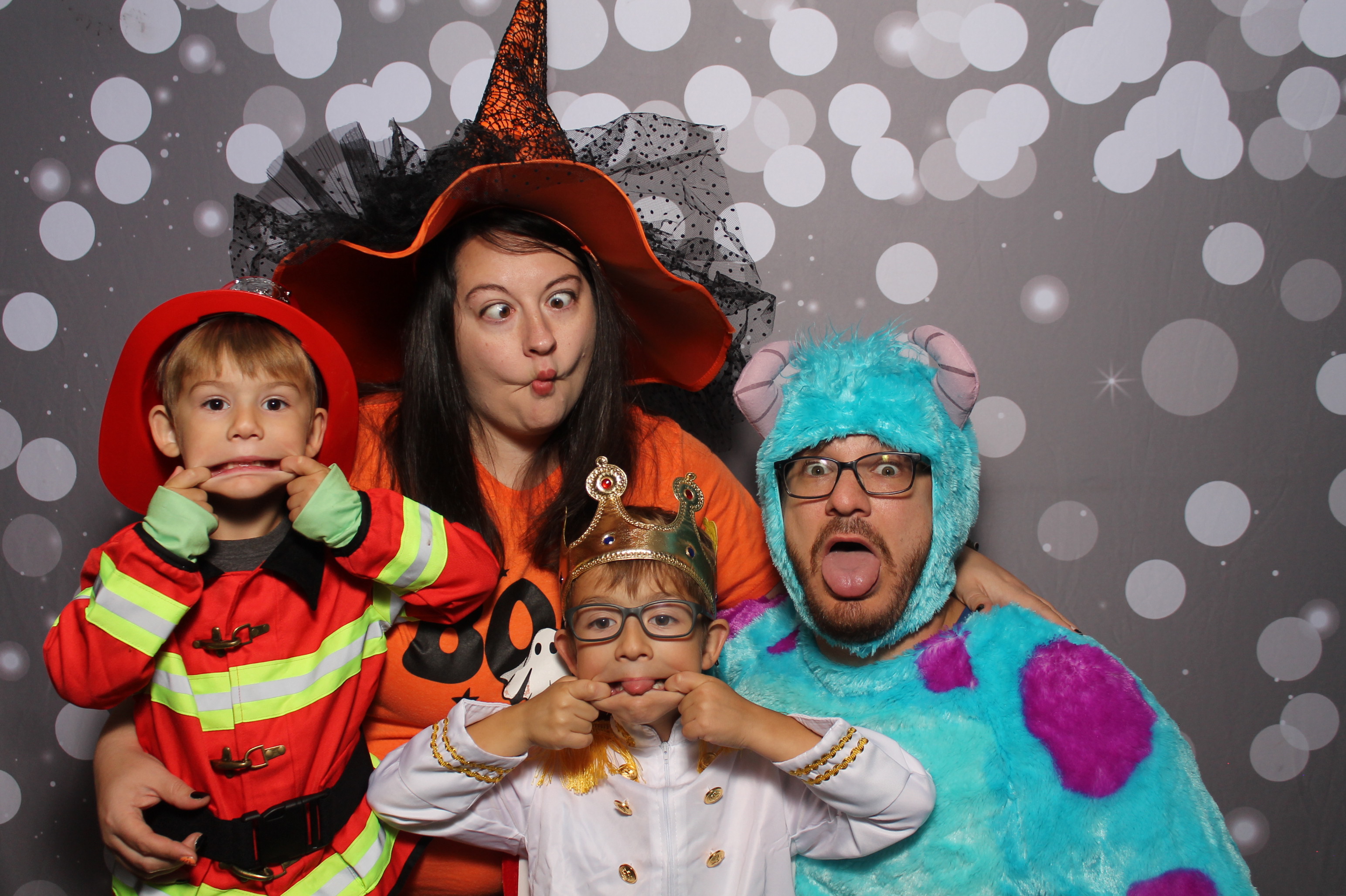 Amanda Matthews Halloween Party | View more photos from the event at gallery.photoboothcincy.com/u/PhotoBoothCincy/Amanda-Matthews-Halloween-Party