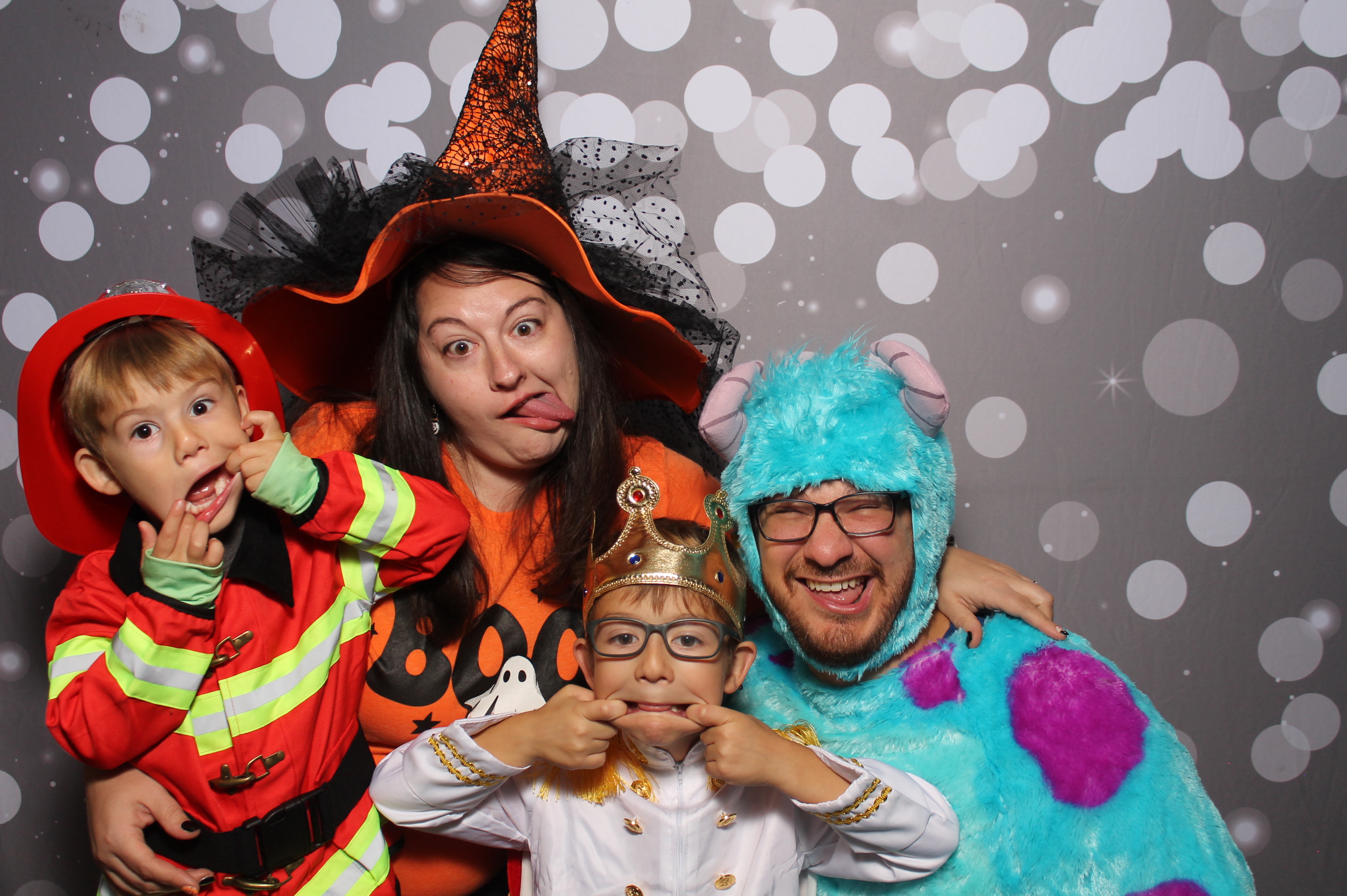 Amanda Matthews Halloween Party | View more photos from the event at gallery.photoboothcincy.com/u/PhotoBoothCincy/Amanda-Matthews-Halloween-Party