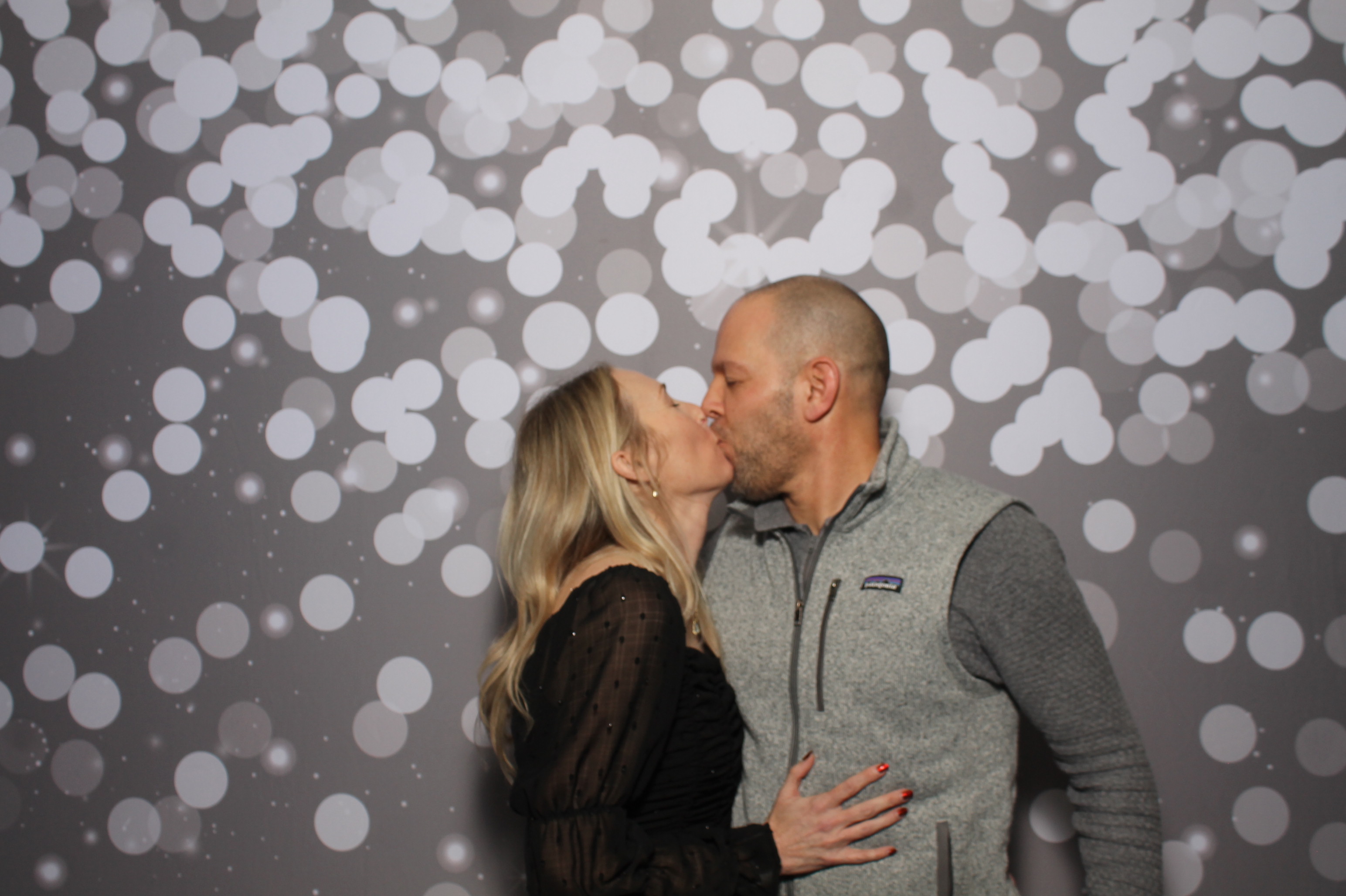 American Sound & Electronics | View more photos from the event at gallery.photoboothcincy.com/u/PhotoBoothCincy/American-Sound-Electronics
