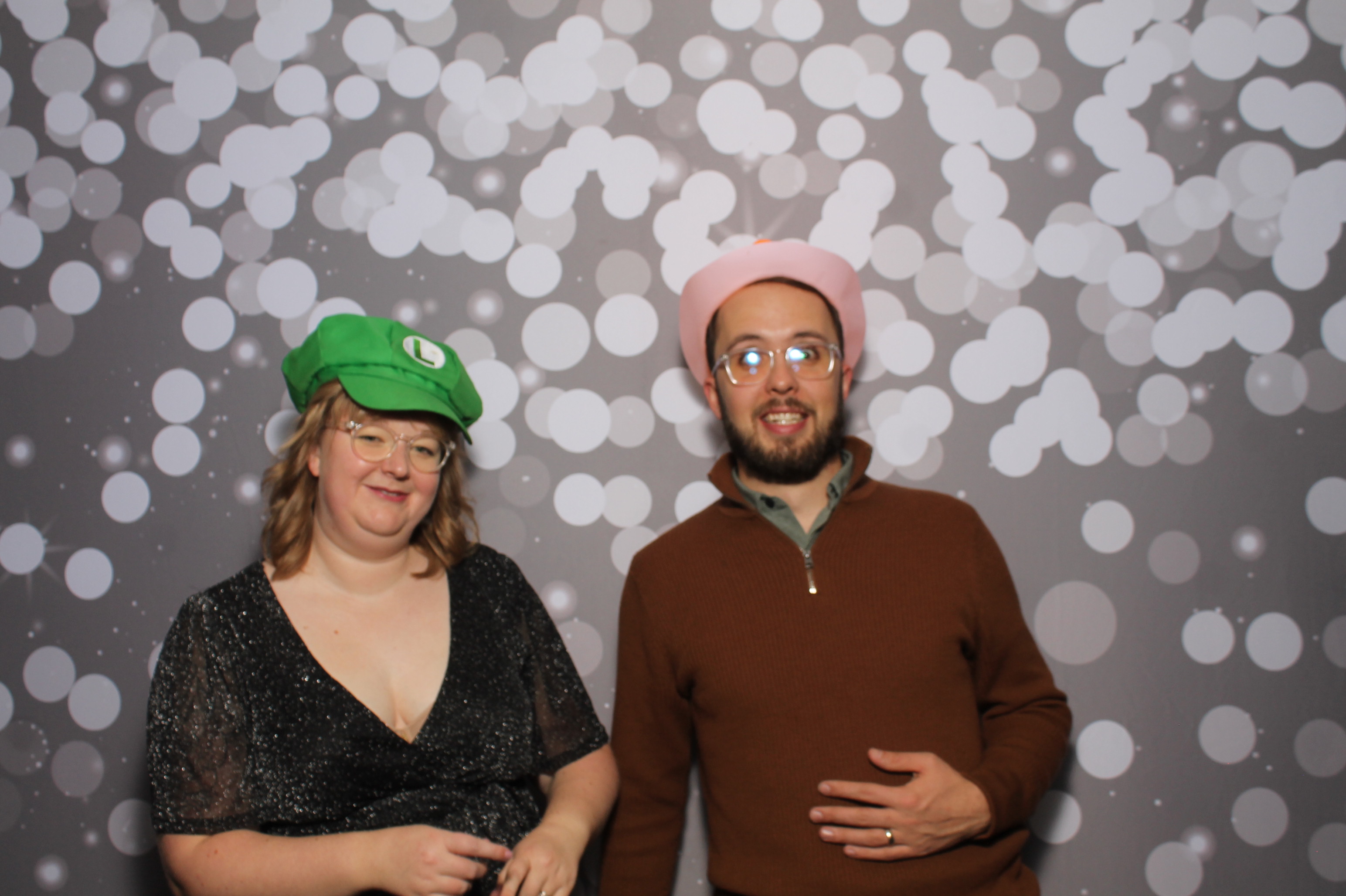 American Sound & Electronics | View more photos from the event at gallery.photoboothcincy.com/u/PhotoBoothCincy/American-Sound-Electronics