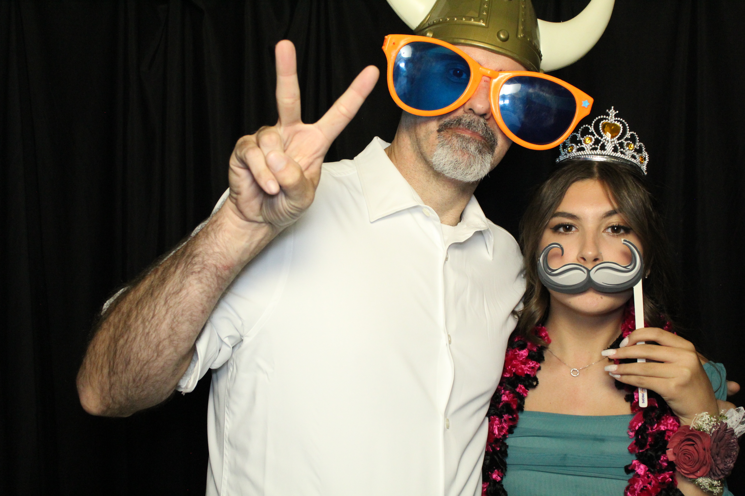 Bernard Hess Wedding | View more photos from the event at gallery.photoboothcincy.com/u/PhotoBoothCincy/Bernard-Hess-Wedding
