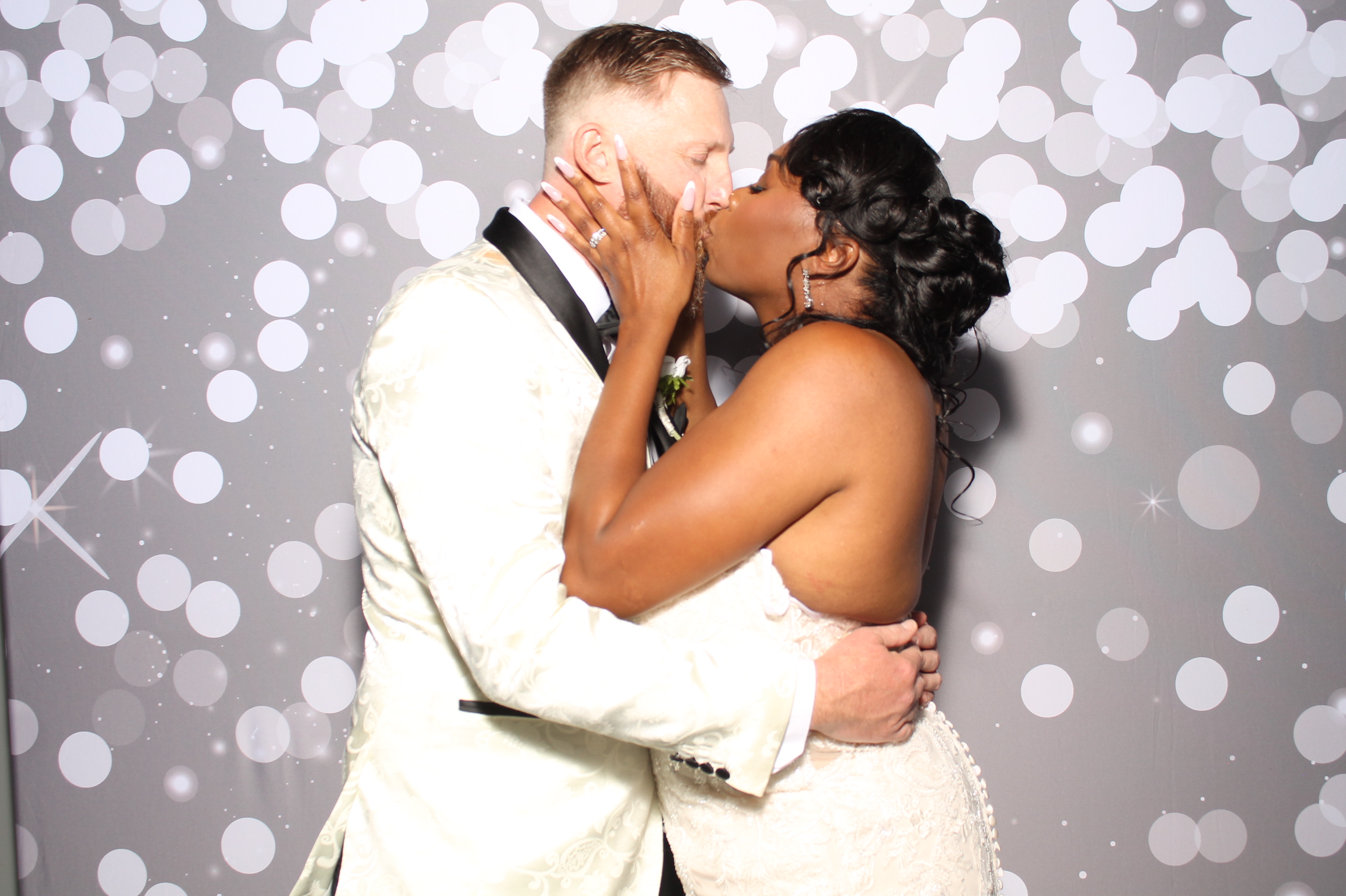 Bodkin's Wedding | View more photos from the event at gallery.photoboothcincy.com/u/PhotoBoothCincy/Bodkins-Wedding