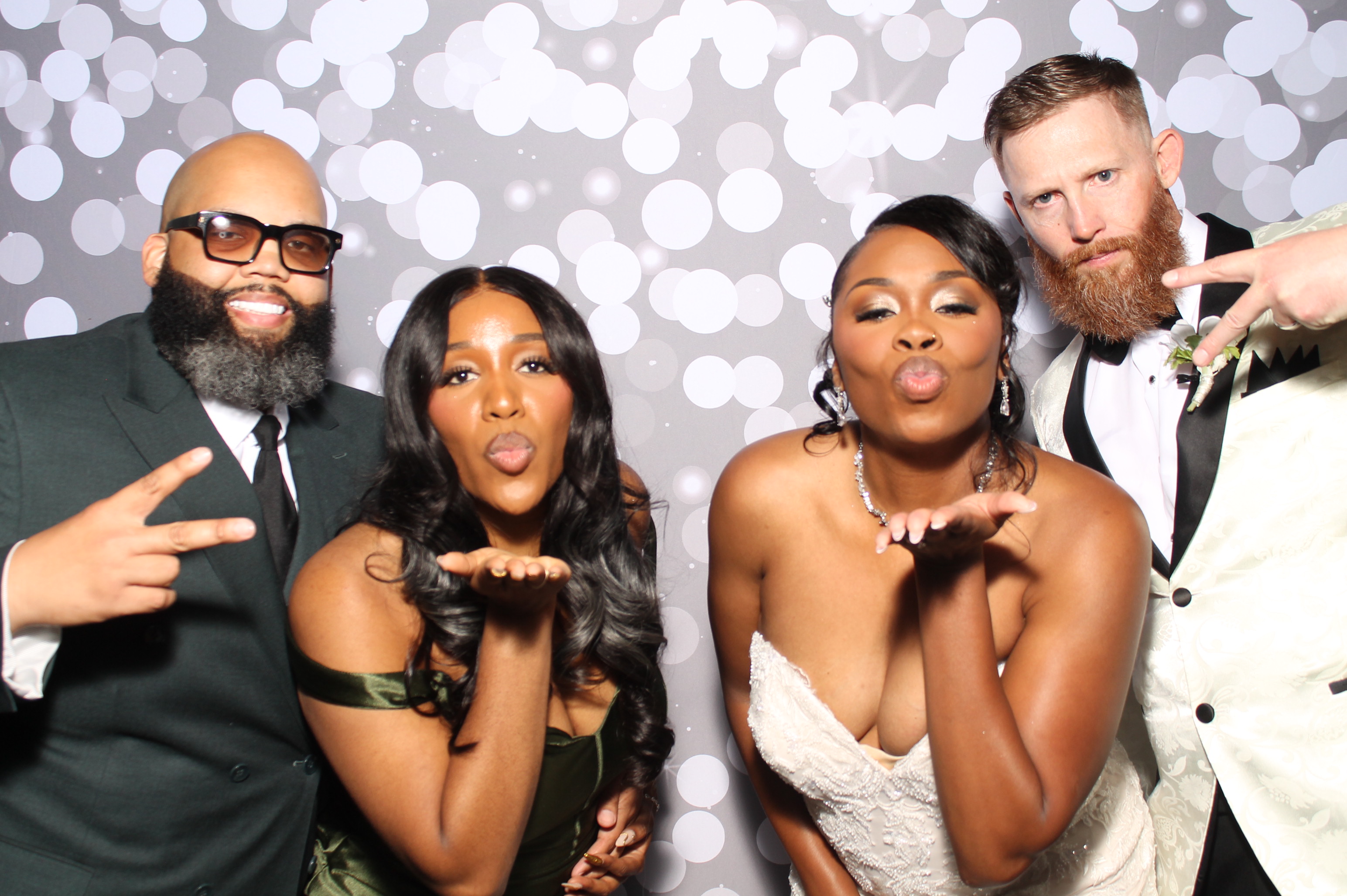Bodkin's Wedding | View more photos from the event at gallery.photoboothcincy.com/u/PhotoBoothCincy/Bodkins-Wedding