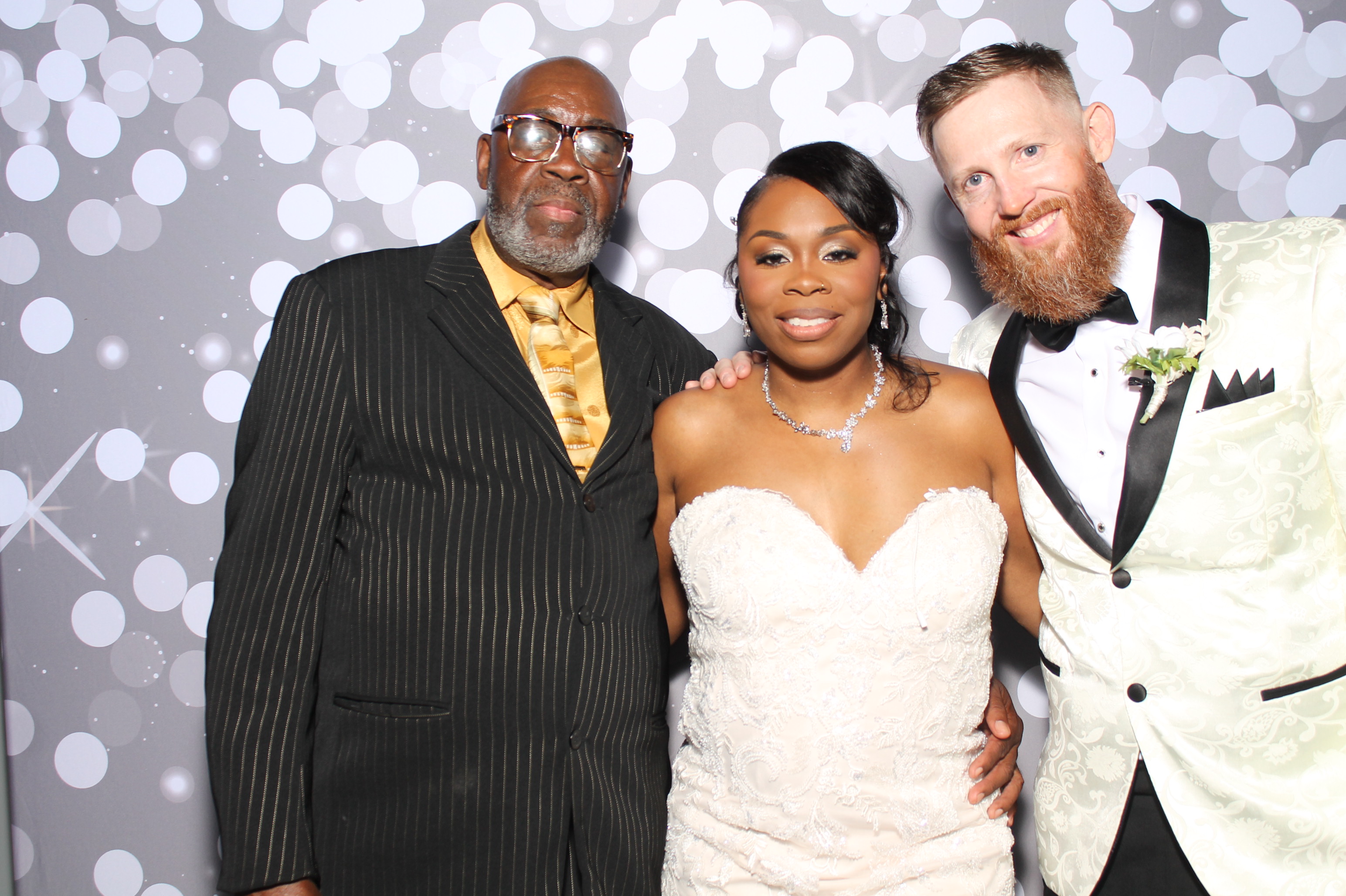 Bodkin's Wedding | View more photos from the event at gallery.photoboothcincy.com/u/PhotoBoothCincy/Bodkins-Wedding
