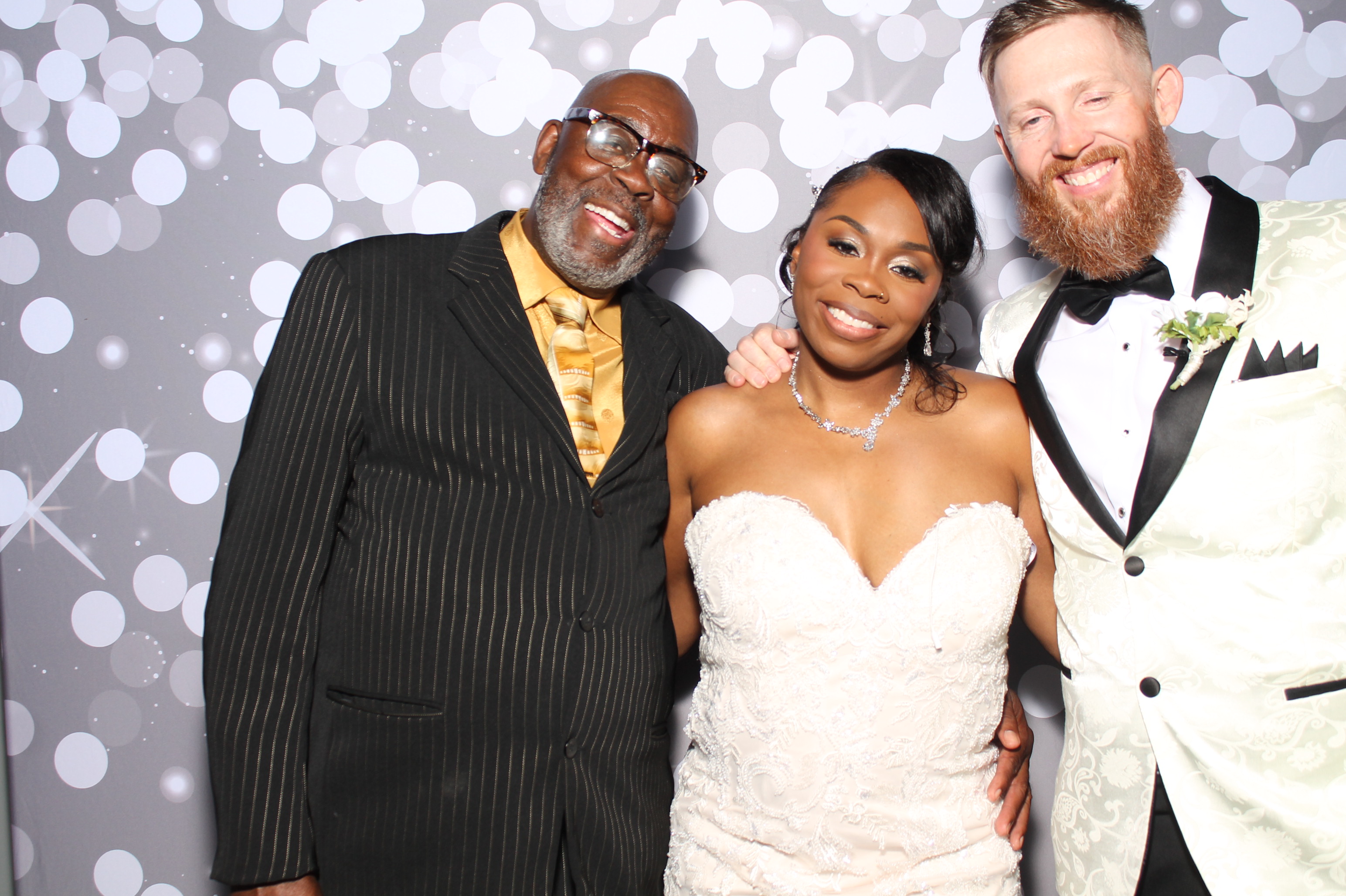 Bodkin's Wedding | View more photos from the event at gallery.photoboothcincy.com/u/PhotoBoothCincy/Bodkins-Wedding