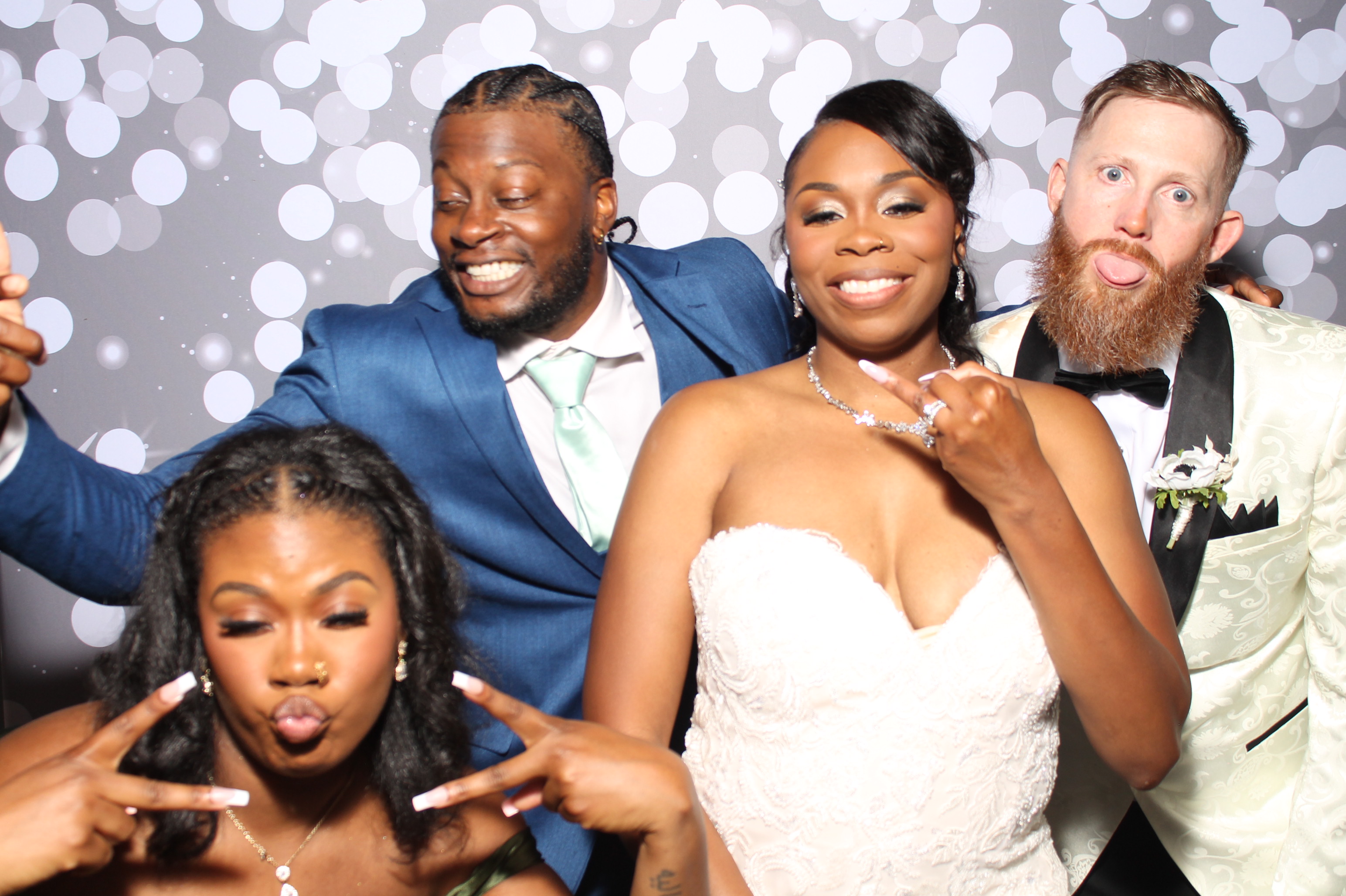 Bodkin's Wedding | View more photos from the event at gallery.photoboothcincy.com/u/PhotoBoothCincy/Bodkins-Wedding
