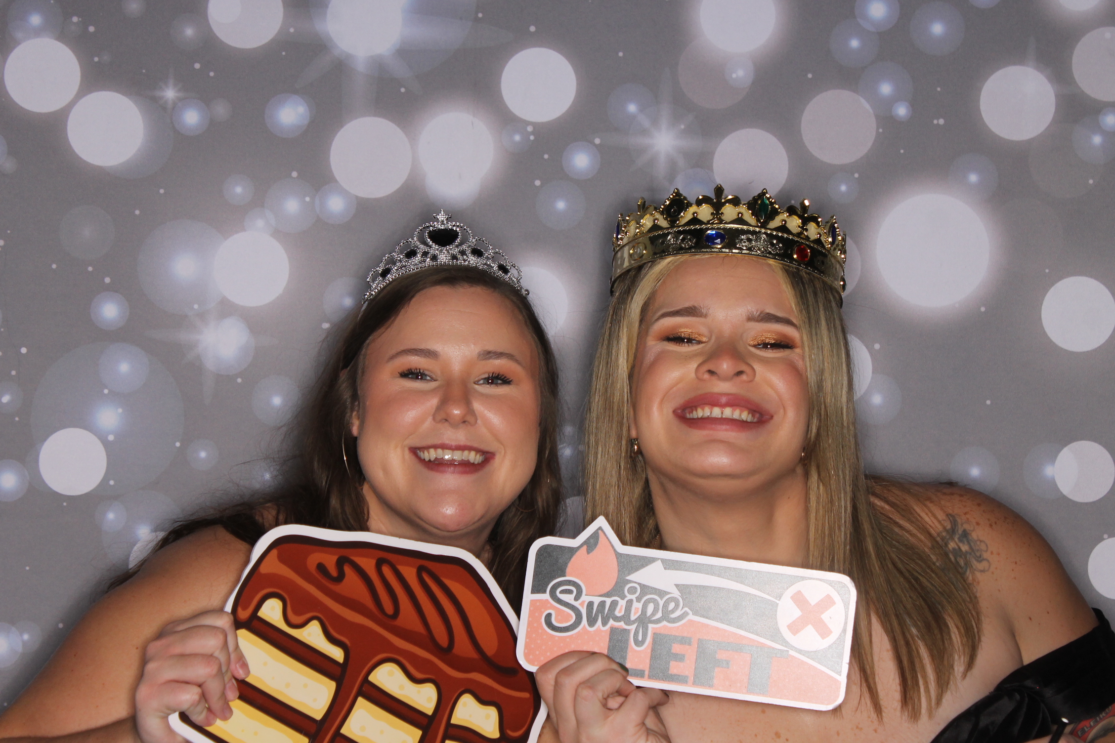 Brook & John's Wedding | View more photos from the event at gallery.photoboothcincy.com/u/PhotoBoothCincy/Brook-Johns-Wedding
