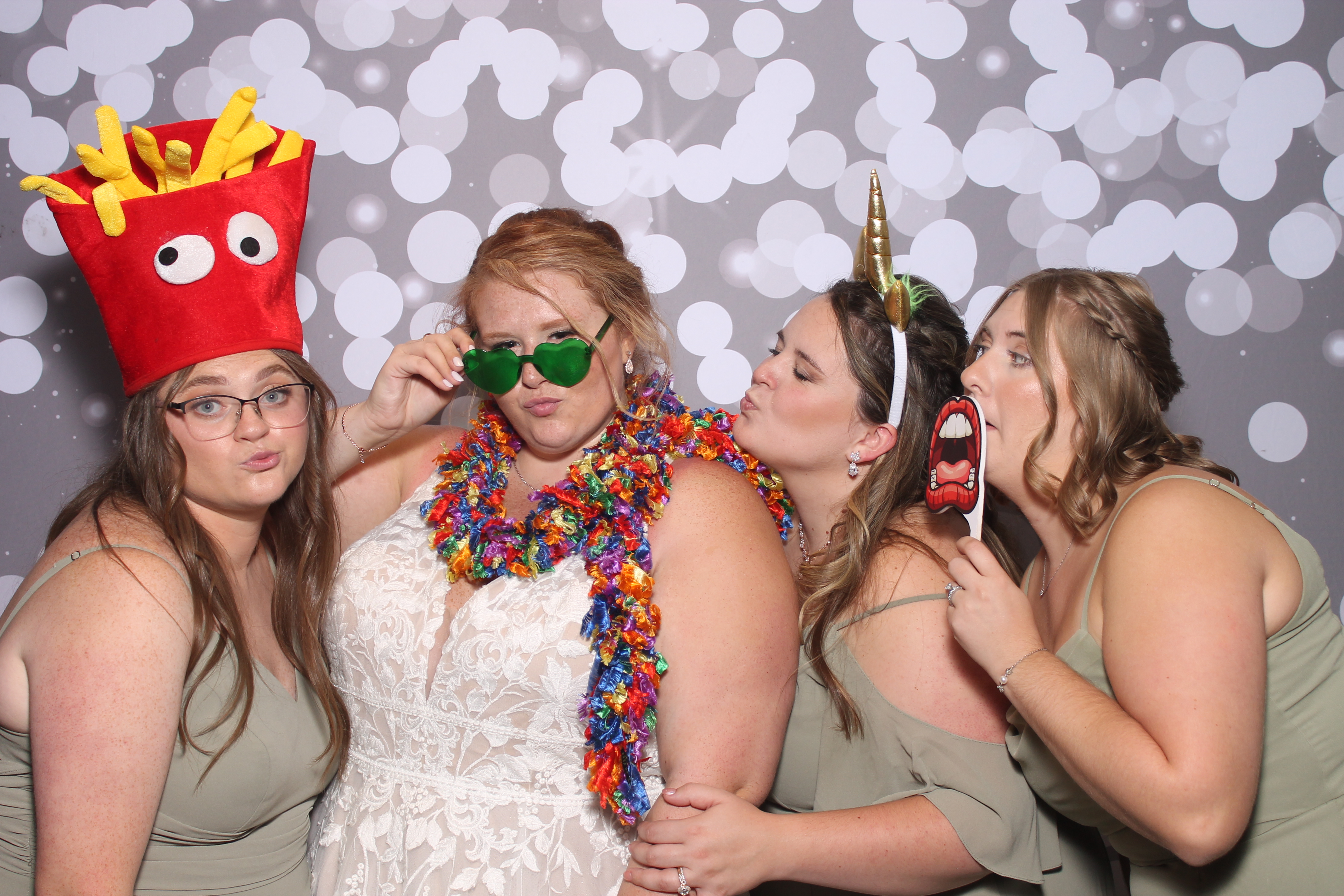 Brooks Wedding | View more photos from the event at gallery.photoboothcincy.com/u/PhotoBoothCincy/Brooks-Wedding