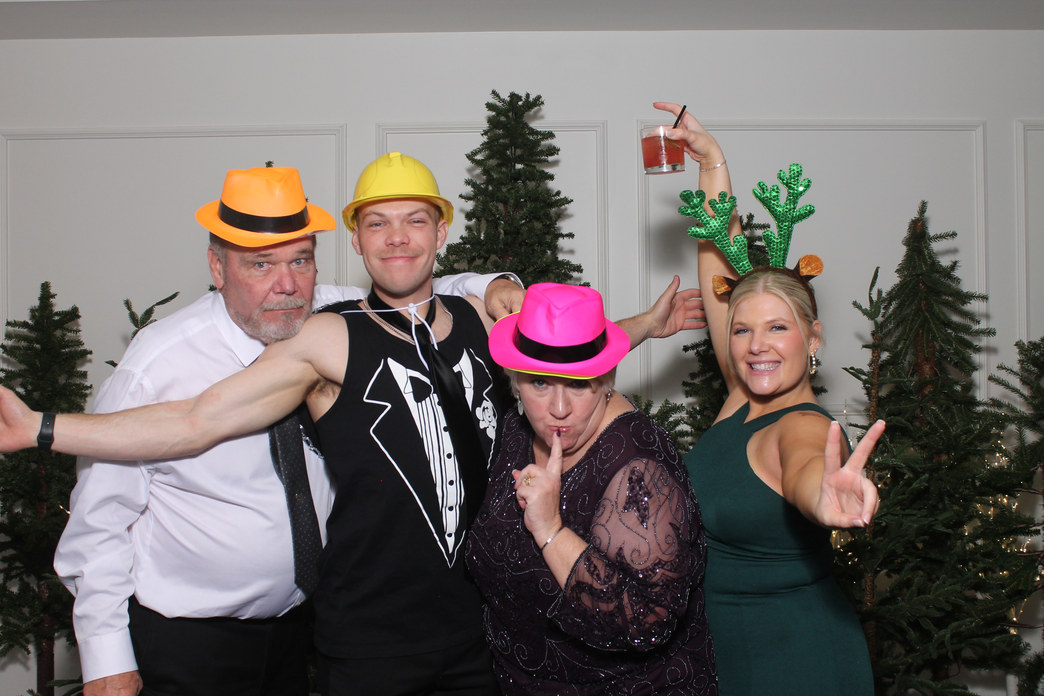 Brynne & Brian | View more photos from the event at gallery.photoboothcincy.com/u/PhotoBoothCincy/Brynne-Brian