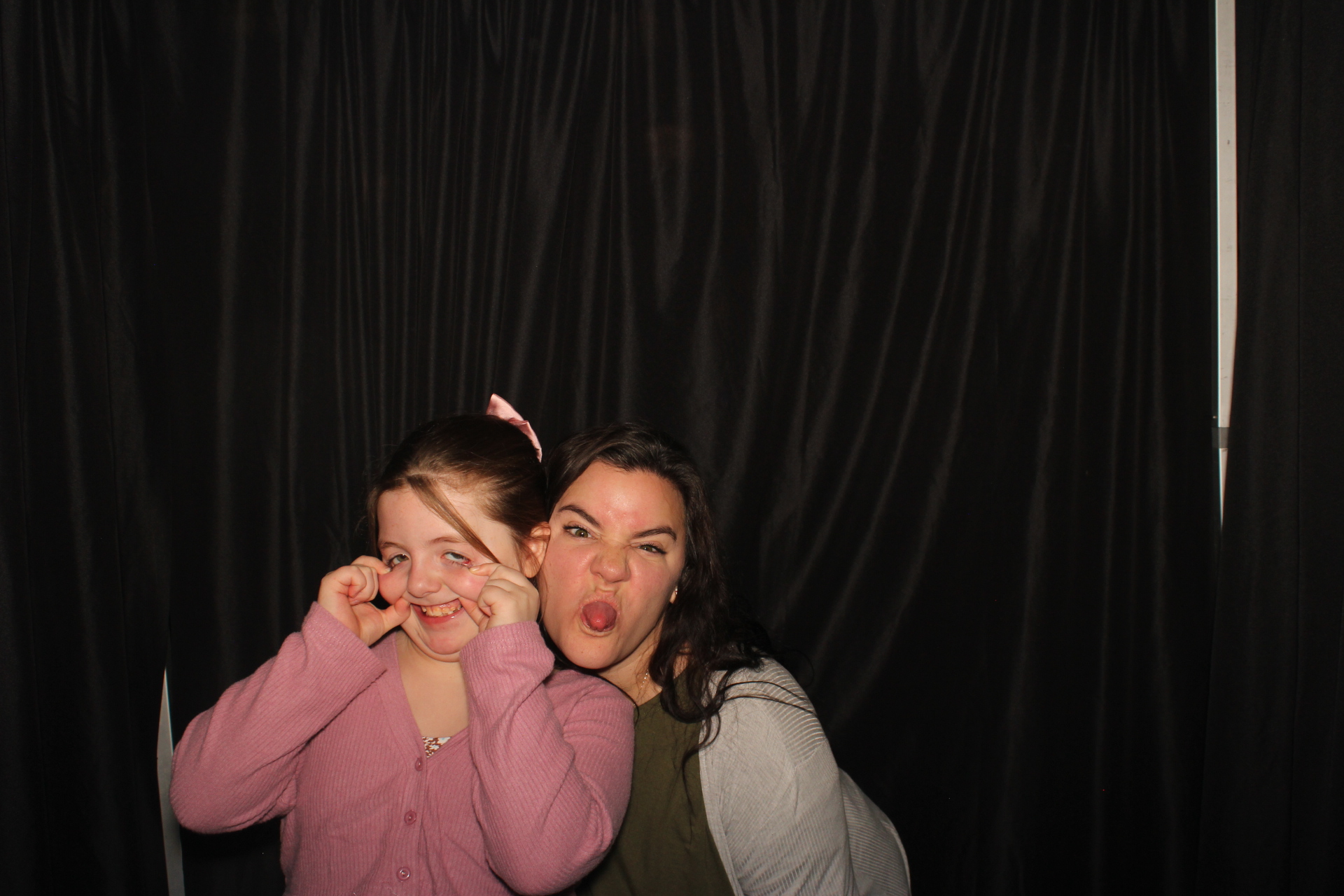 CCi Holiday Party | View more photos from the event at gallery.photoboothcincy.com/u/PhotoBoothCincy/CCi-Holiday-Party-1