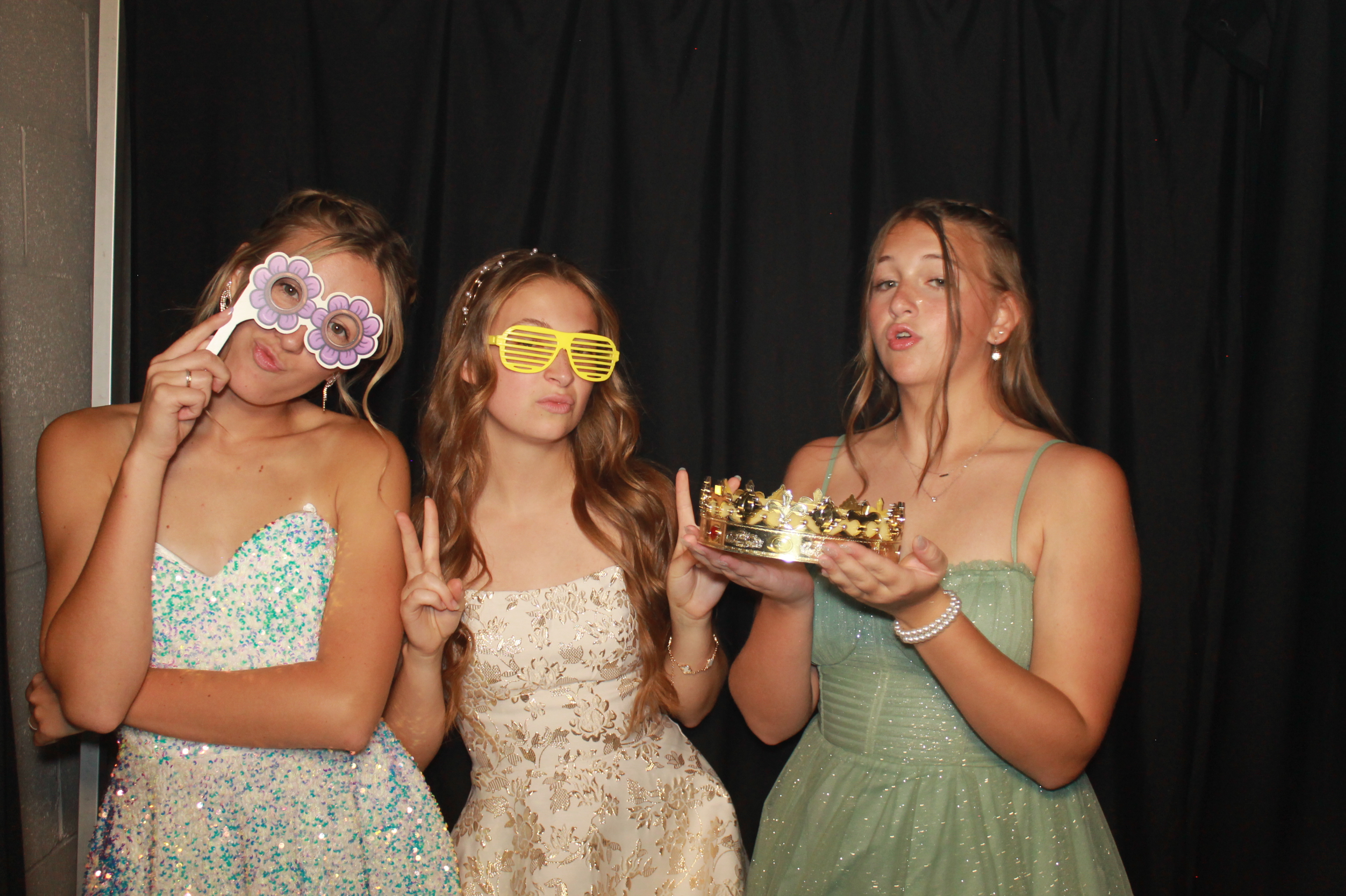 CHess Chirstian School Homecoming | View more photos from the event at gallery.photoboothcincy.com/u/PhotoBoothCincy/CHess-Chirstian-School-Homecoming
