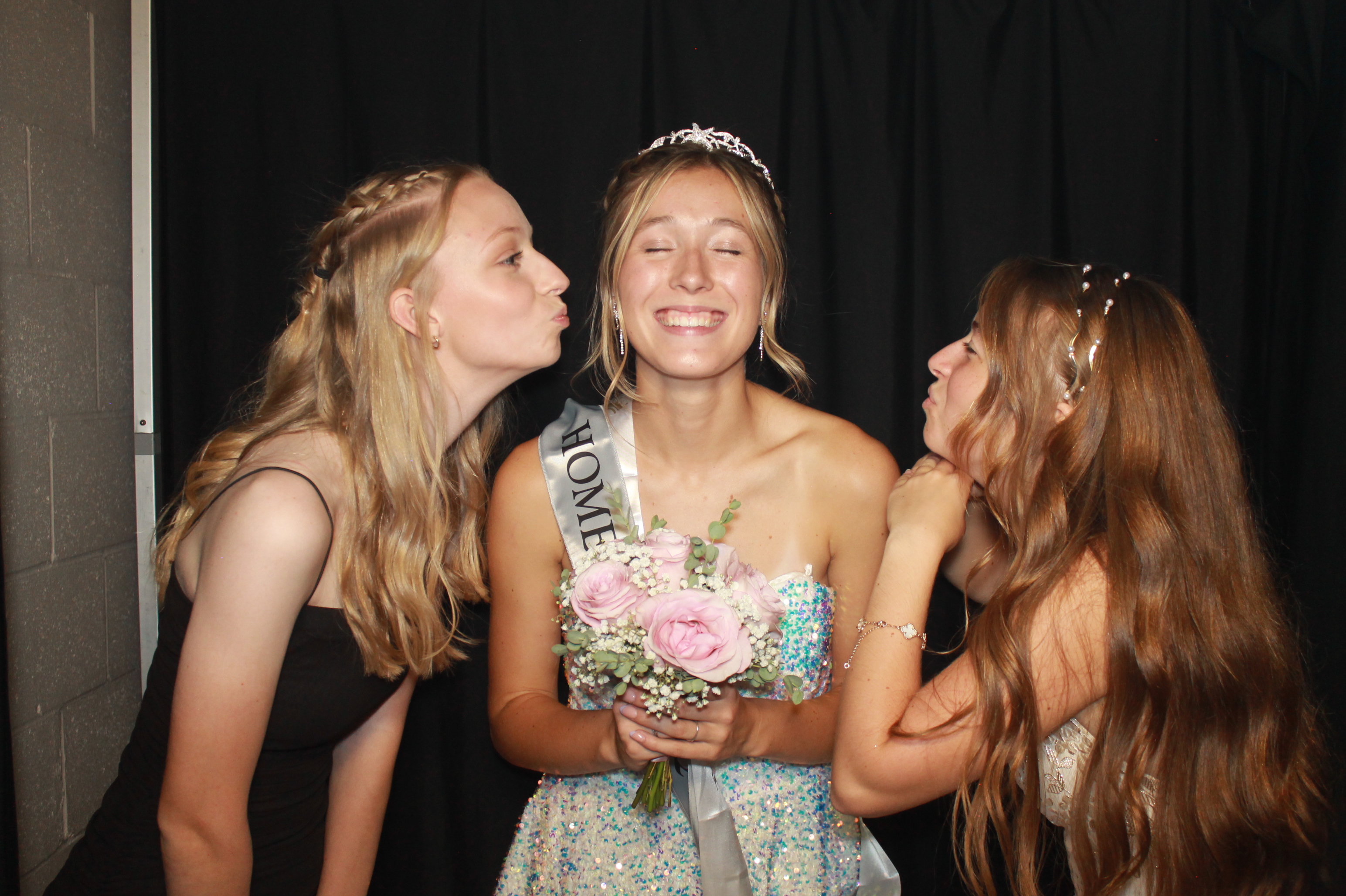 CHess Chirstian School Homecoming | View more photos from the event at gallery.photoboothcincy.com/u/PhotoBoothCincy/CHess-Chirstian-School-Homecoming