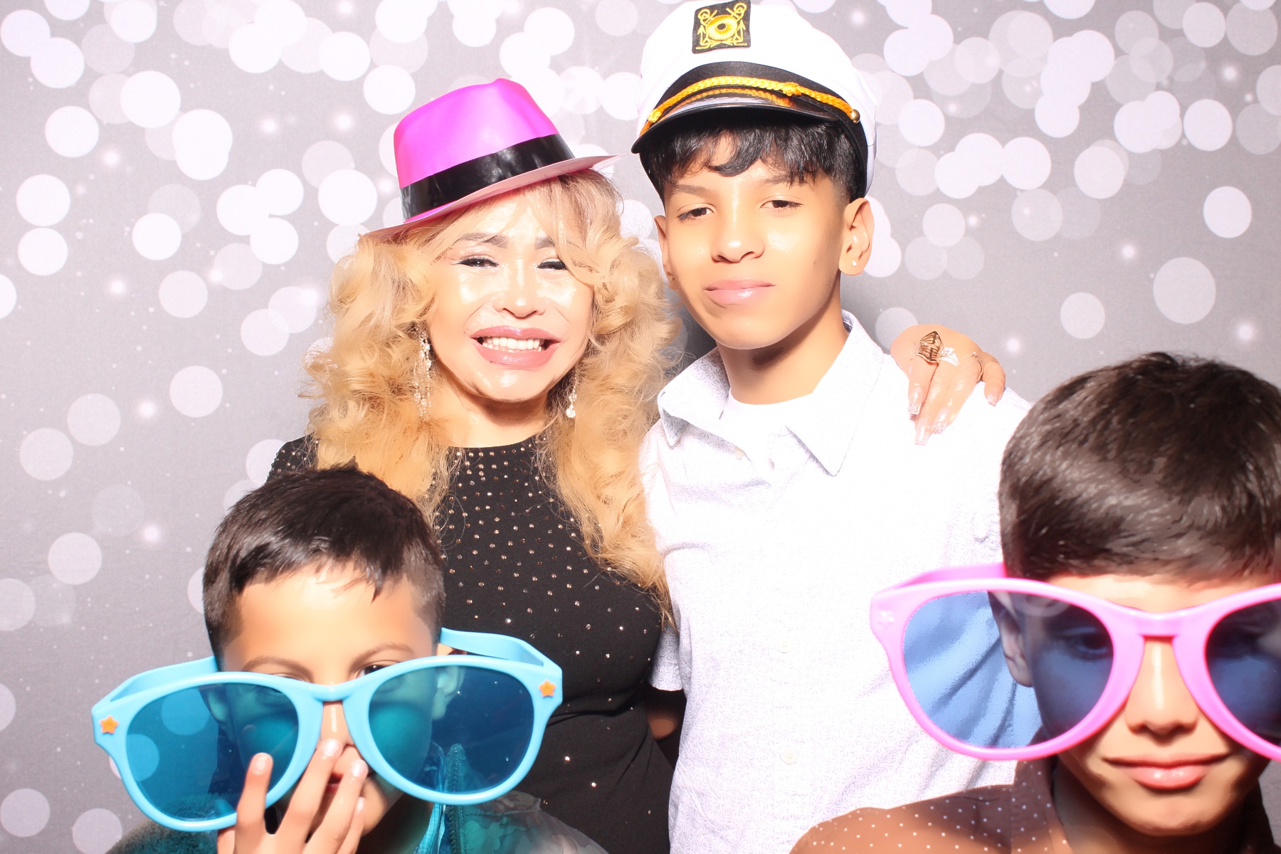 Camila's 15th Birthday | View more photos from the event at gallery.photoboothcincy.com/u/PhotoBoothCincy/Camilas-15th-Birthday