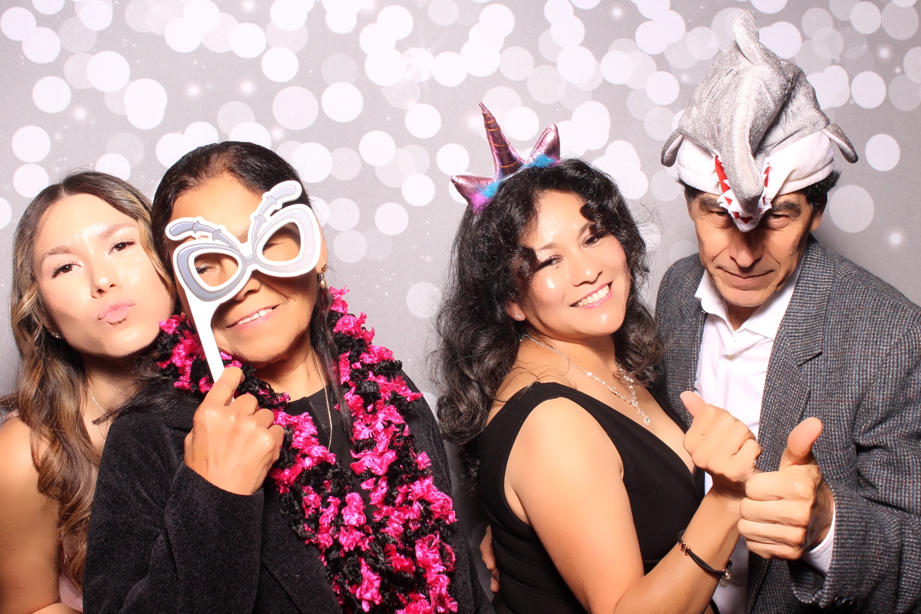 Camila's 15th Birthday | View more photos from the event at gallery.photoboothcincy.com/u/PhotoBoothCincy/Camilas-15th-Birthday