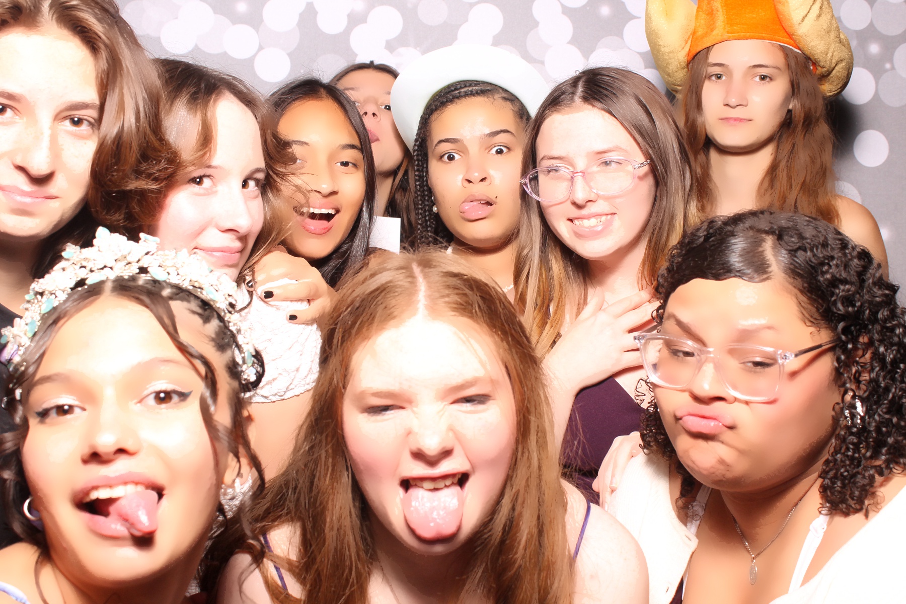 Camila's 15th Birthday | View more photos from the event at gallery.photoboothcincy.com/u/PhotoBoothCincy/Camilas-15th-Birthday