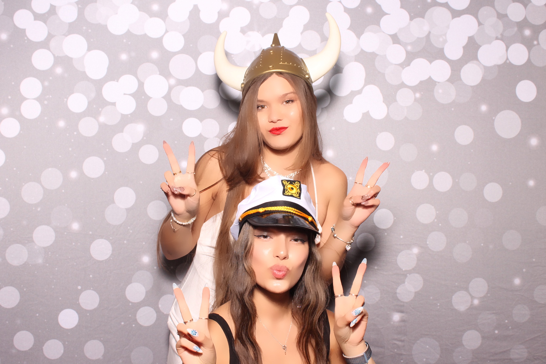 Camila's 15th Birthday | View more photos from the event at gallery.photoboothcincy.com/u/PhotoBoothCincy/Camilas-15th-Birthday