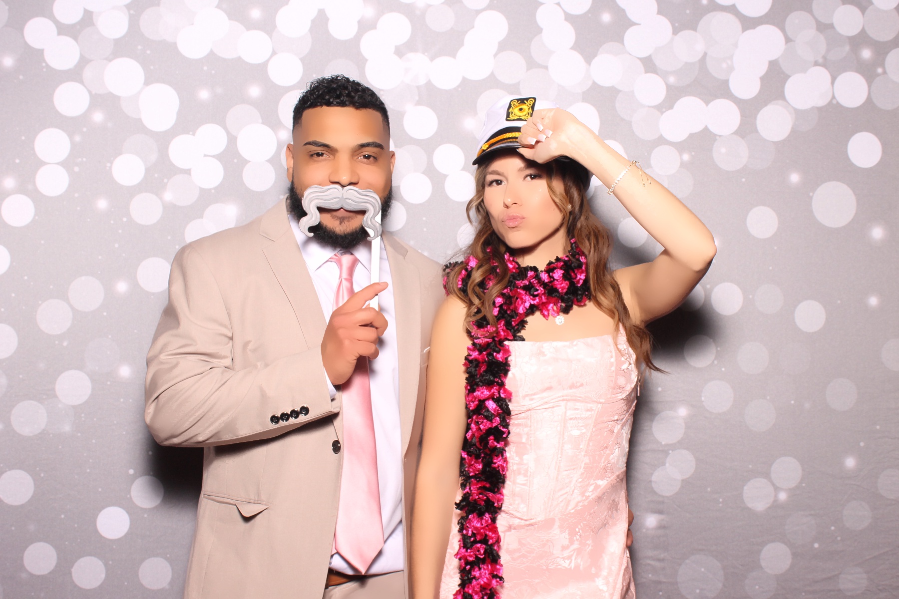 Camila's 15th Birthday | View more photos from the event at gallery.photoboothcincy.com/u/PhotoBoothCincy/Camilas-15th-Birthday