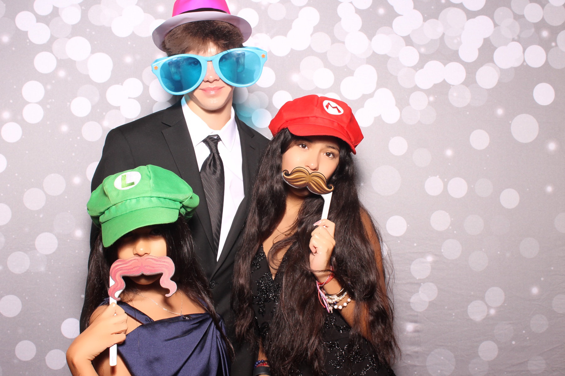 Camila's 15th Birthday | View more photos from the event at gallery.photoboothcincy.com/u/PhotoBoothCincy/Camilas-15th-Birthday