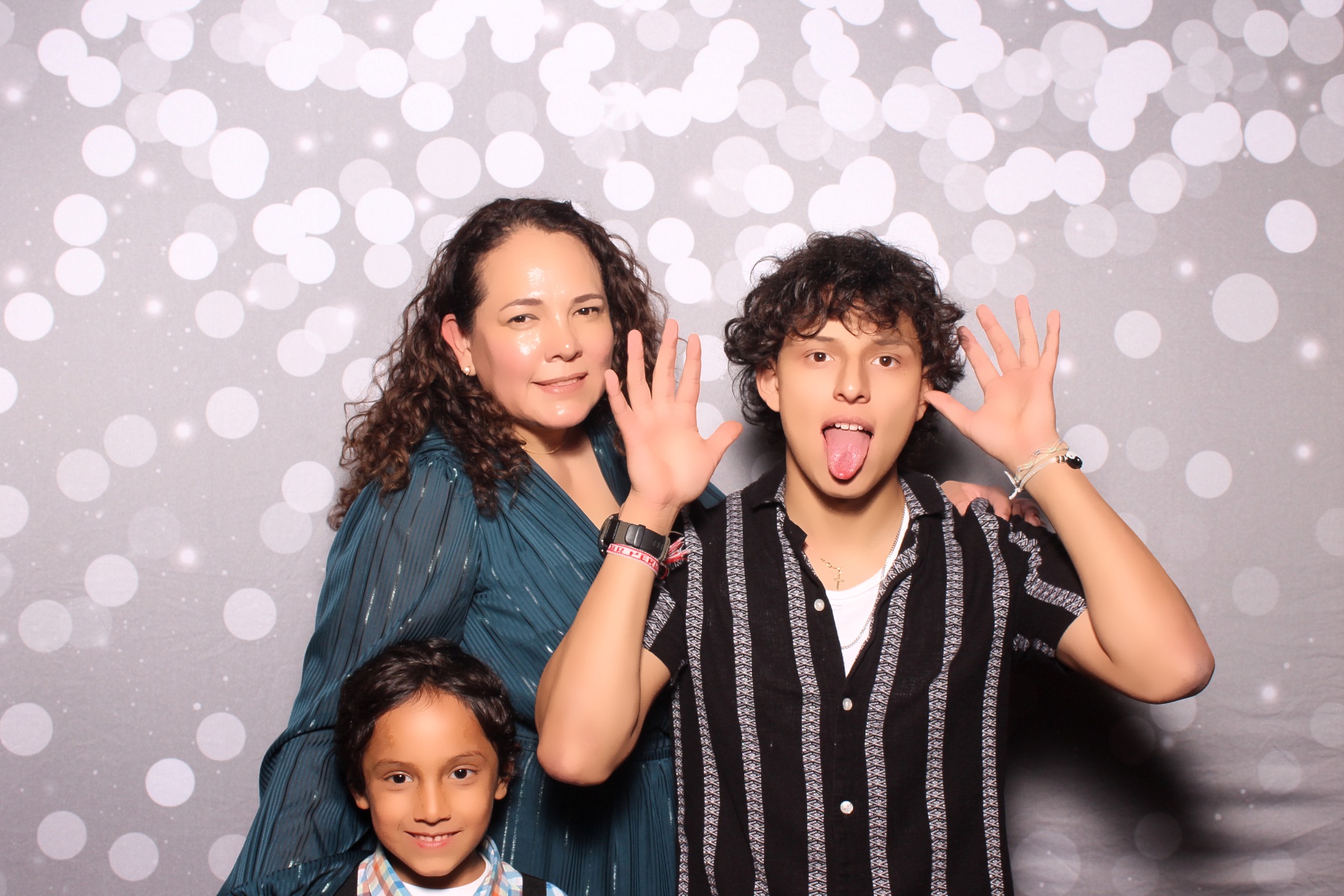 Camila's 15th Birthday | View more photos from the event at gallery.photoboothcincy.com/u/PhotoBoothCincy/Camilas-15th-Birthday