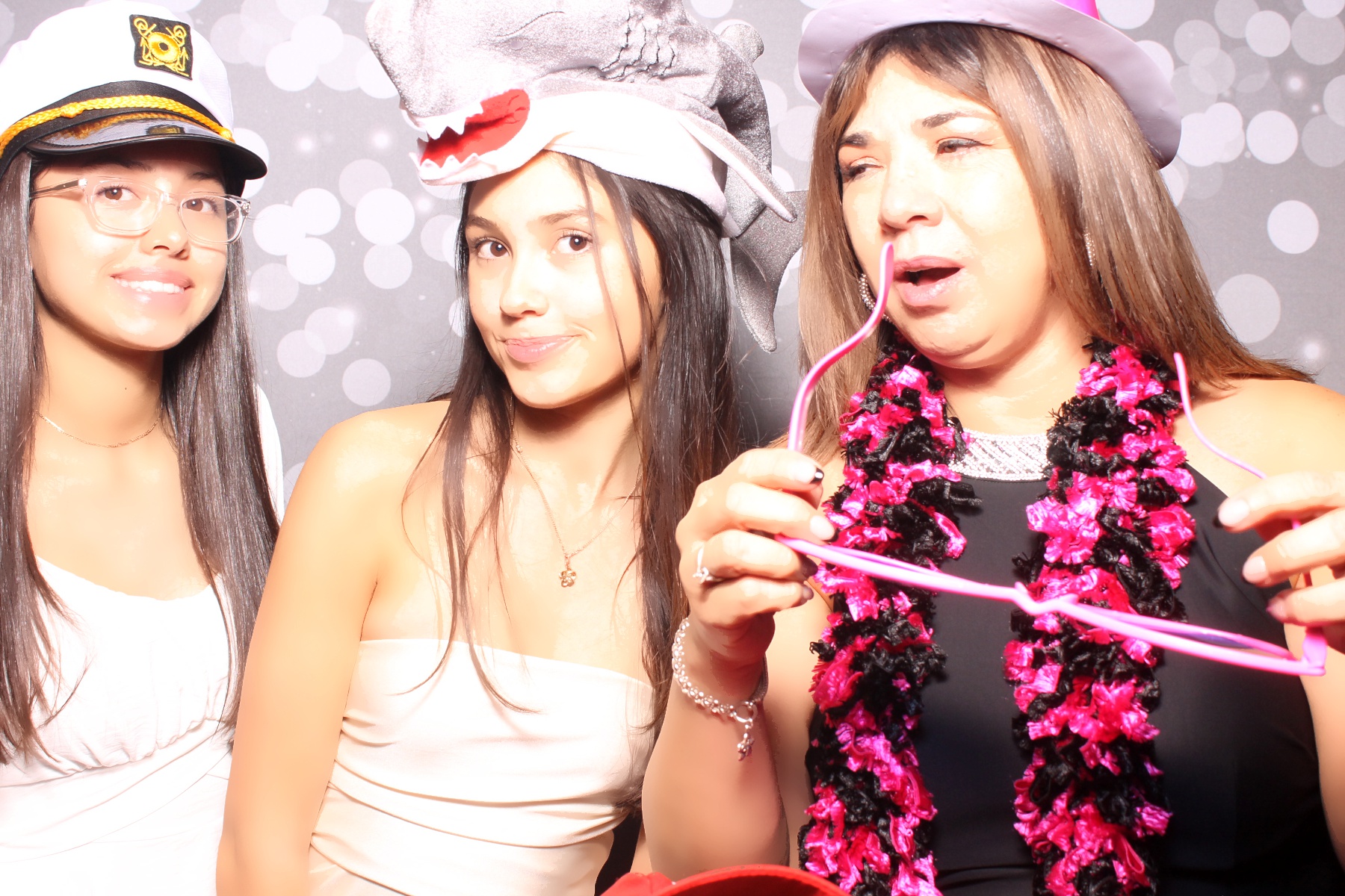 Camila's 15th Birthday | View more photos from the event at gallery.photoboothcincy.com/u/PhotoBoothCincy/Camilas-15th-Birthday