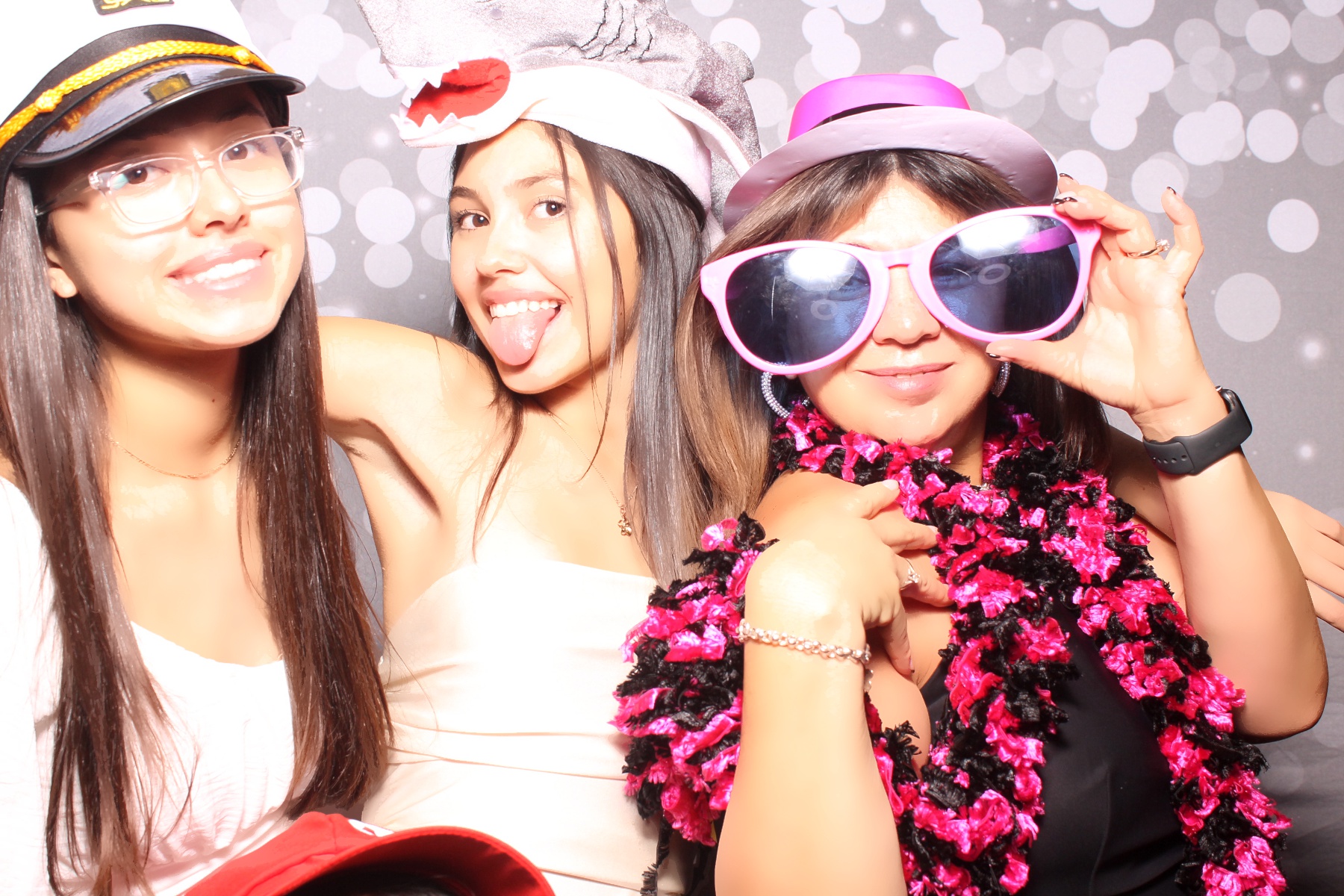 Camila's 15th Birthday | View more photos from the event at gallery.photoboothcincy.com/u/PhotoBoothCincy/Camilas-15th-Birthday