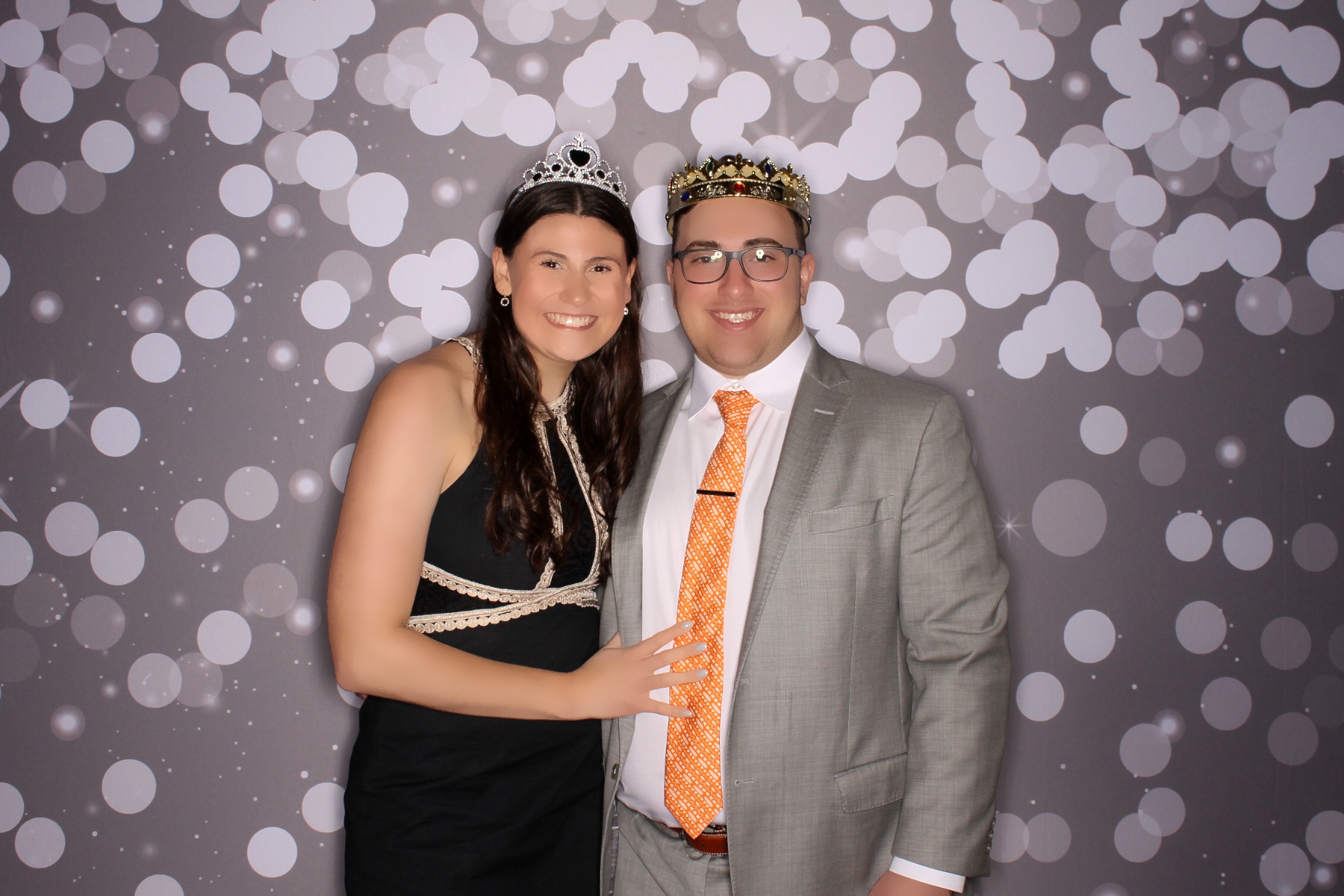 Christina & Riley | View more photos from the event at gallery.photoboothcincy.com/u/PhotoBoothCincy/Christina-Riley