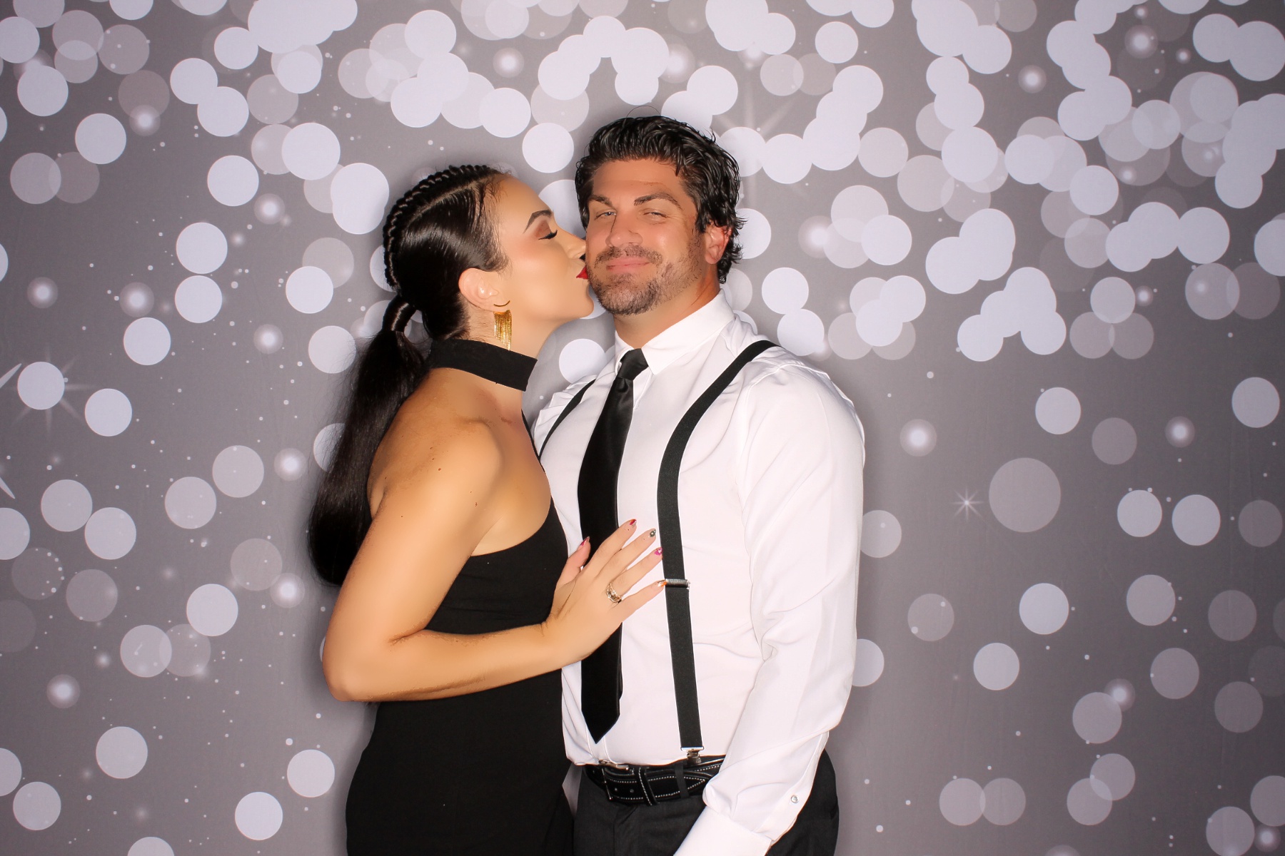 Christina & Riley | View more photos from the event at gallery.photoboothcincy.com/u/PhotoBoothCincy/Christina-Riley