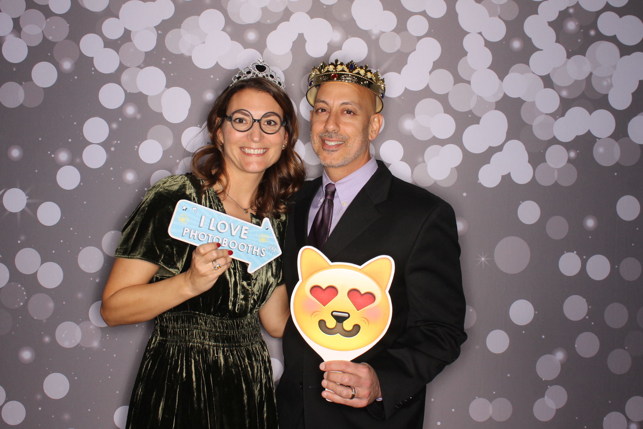 Christina & Riley | View more photos from the event at gallery.photoboothcincy.com/u/PhotoBoothCincy/Christina-Riley