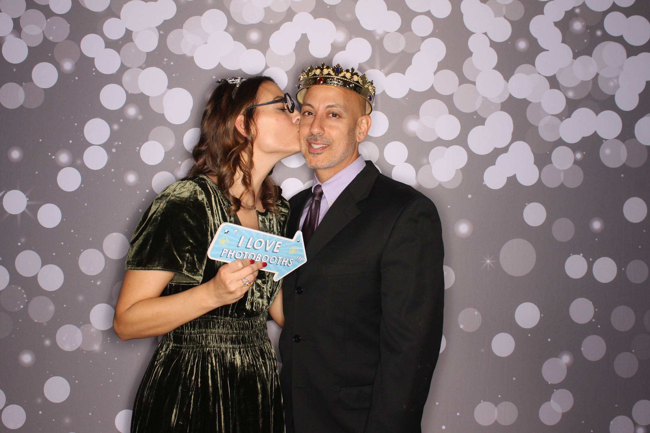 Christina & Riley | View more photos from the event at gallery.photoboothcincy.com/u/PhotoBoothCincy/Christina-Riley
