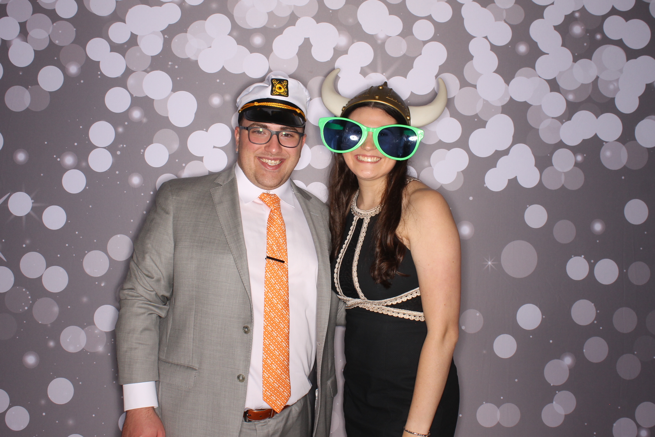 Christina & Riley | View more photos from the event at gallery.photoboothcincy.com/u/PhotoBoothCincy/Christina-Riley