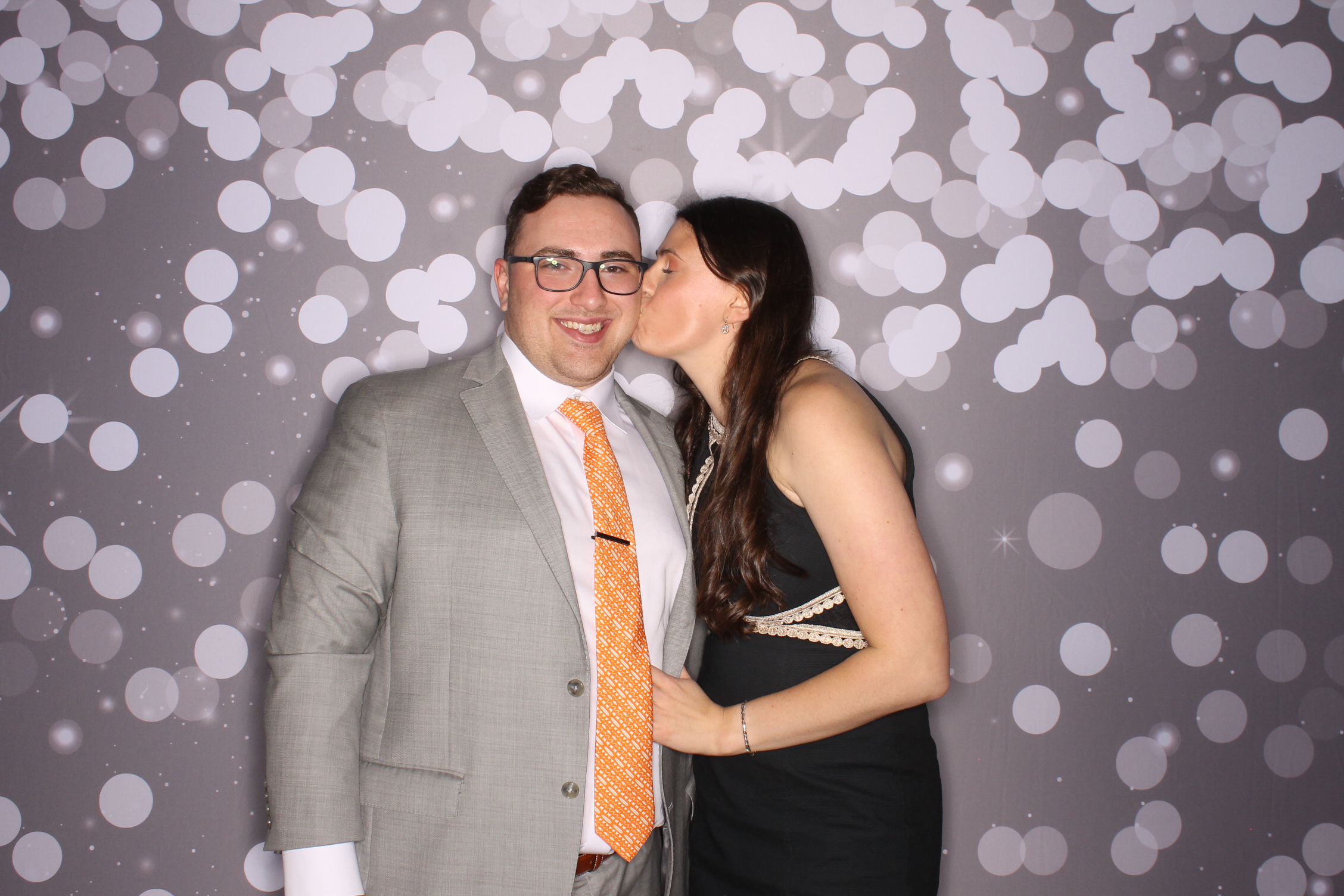 Christina & Riley | View more photos from the event at gallery.photoboothcincy.com/u/PhotoBoothCincy/Christina-Riley