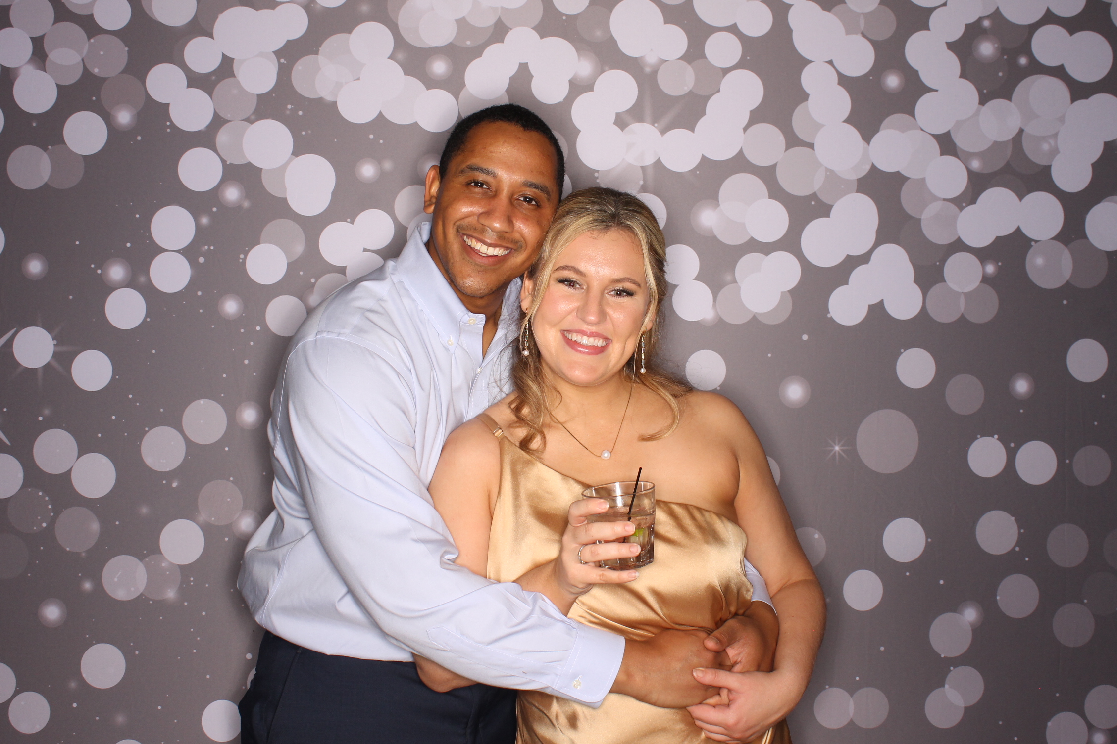 Christina & Riley | View more photos from the event at gallery.photoboothcincy.com/u/PhotoBoothCincy/Christina-Riley
