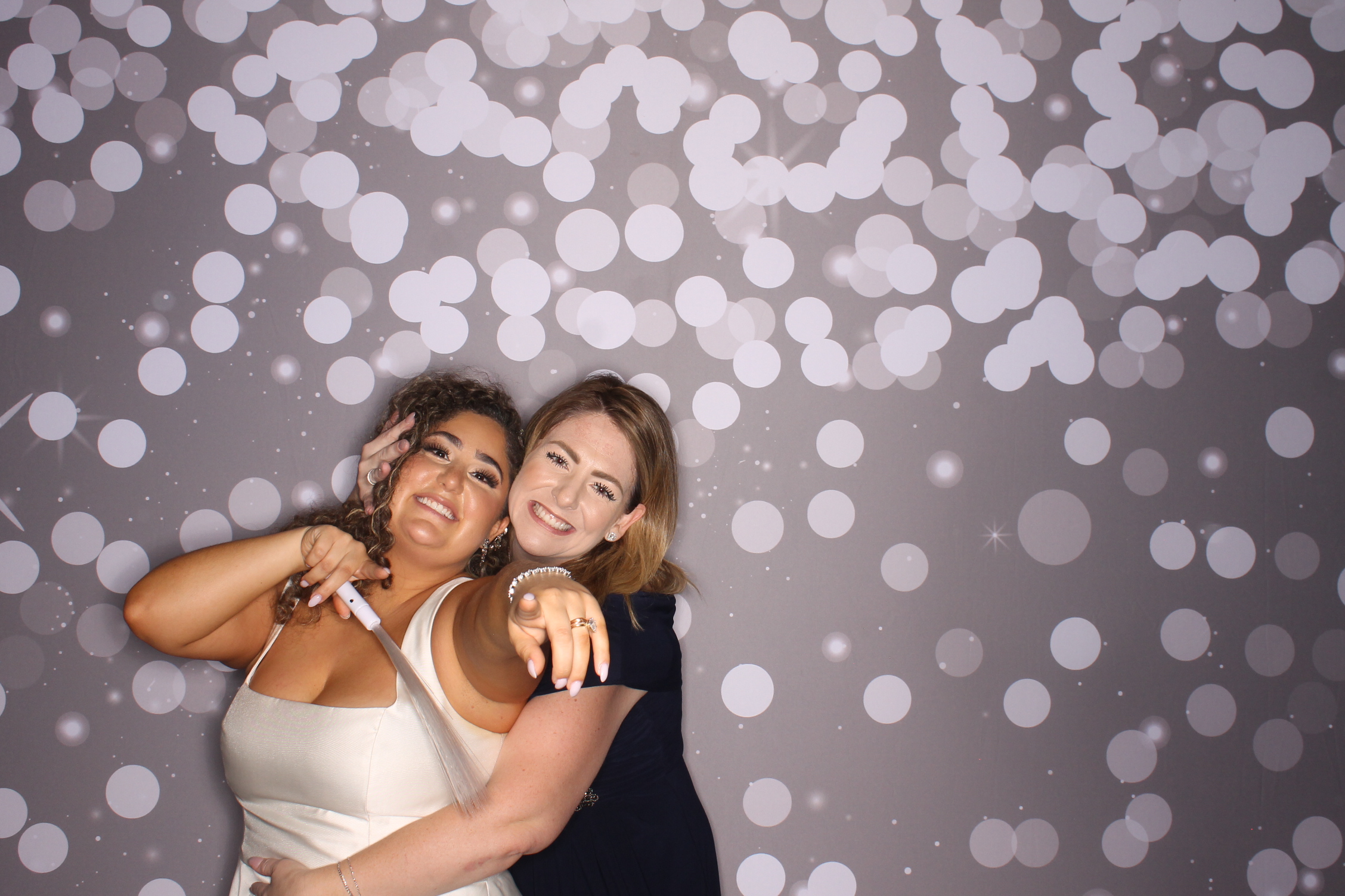 Christina & Riley | View more photos from the event at gallery.photoboothcincy.com/u/PhotoBoothCincy/Christina-Riley