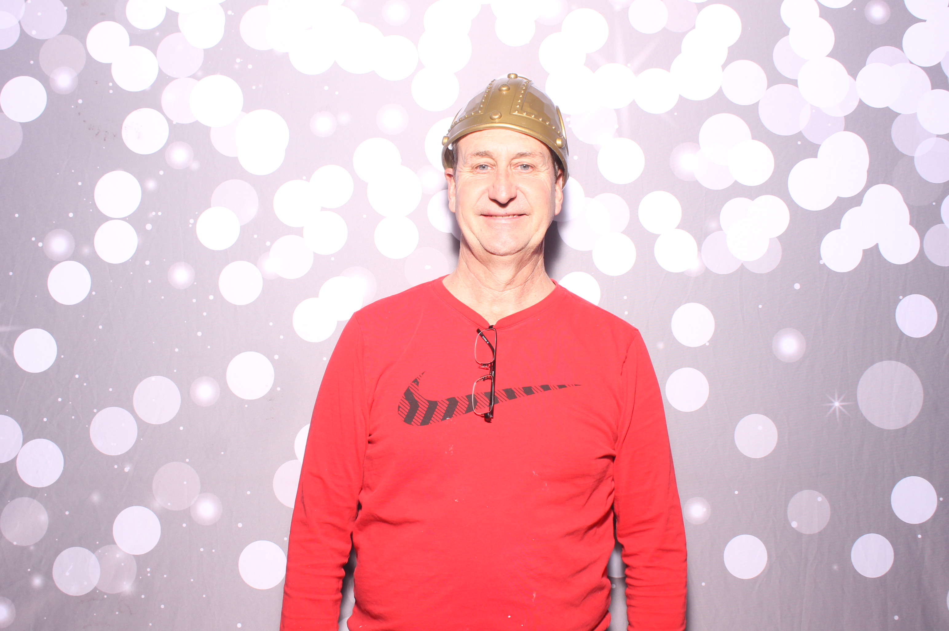 Crossroads Mason - Friendmas! | View more photos from the event at gallery.photoboothcincy.com/u/PhotoBoothCincy/Crossroads-Mason-Friendmas