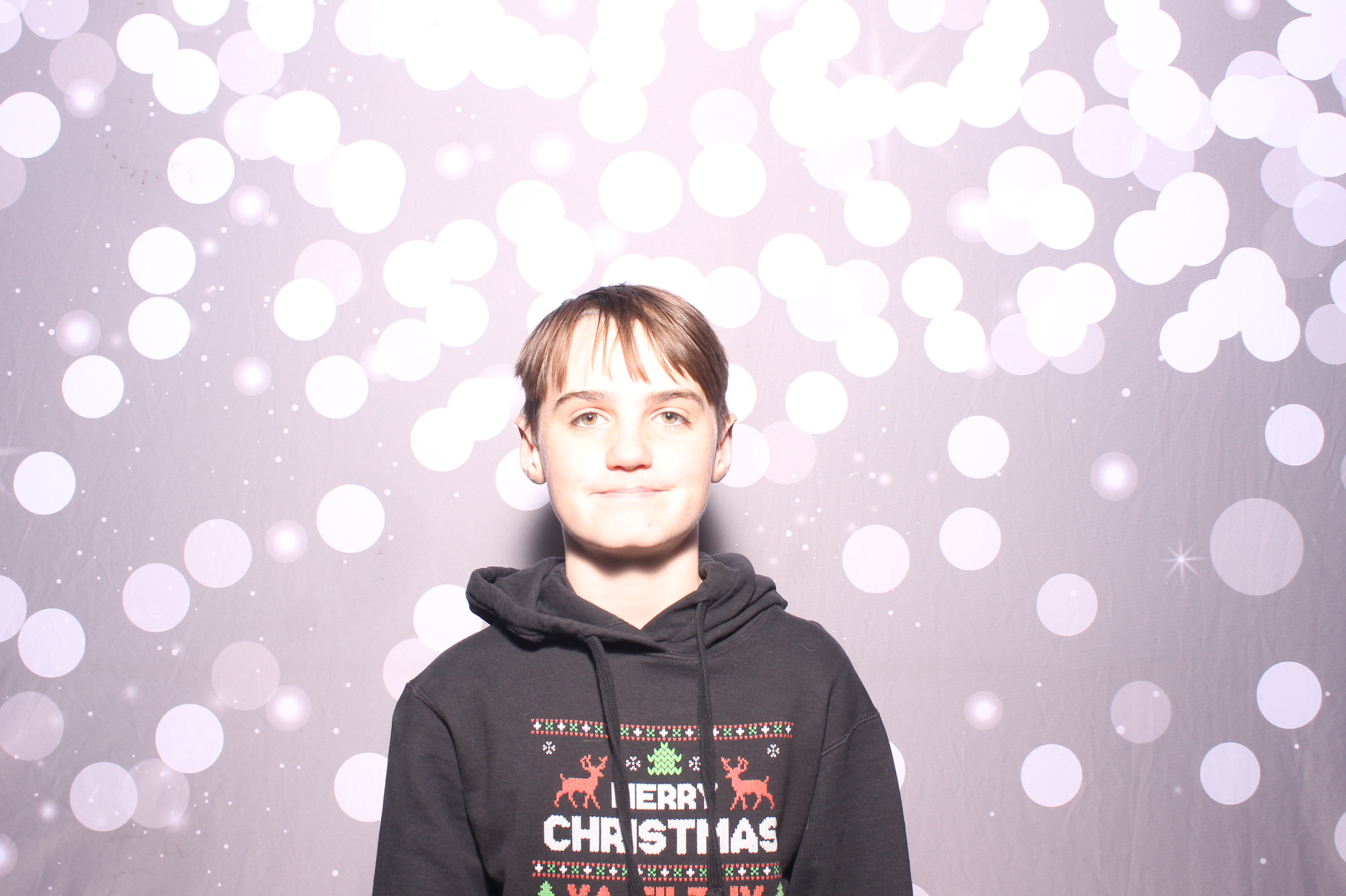 Crossroads Mason - Friendmas! | View more photos from the event at gallery.photoboothcincy.com/u/PhotoBoothCincy/Crossroads-Mason-Friendmas