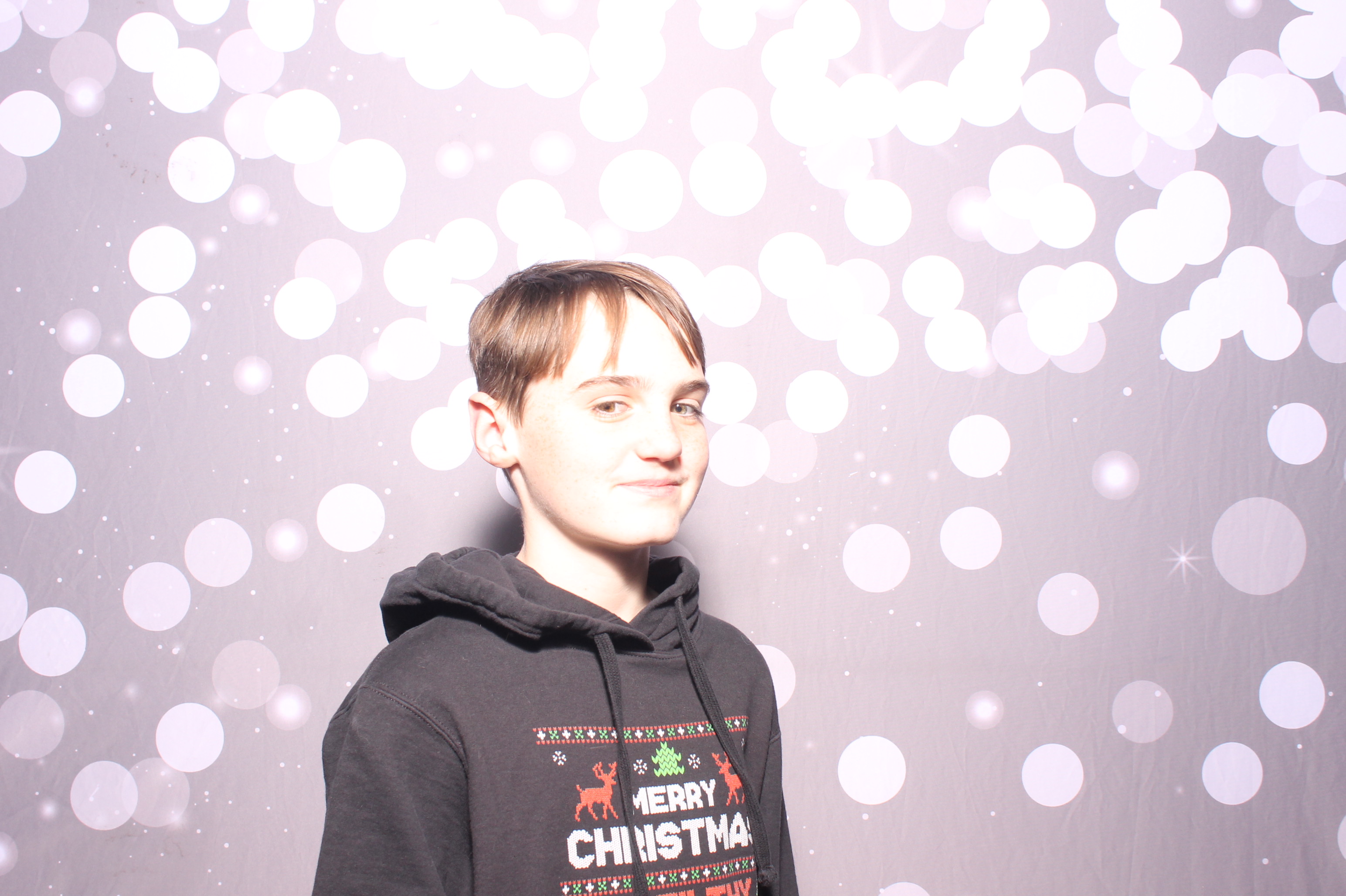 Crossroads Mason - Friendmas! | View more photos from the event at gallery.photoboothcincy.com/u/PhotoBoothCincy/Crossroads-Mason-Friendmas
