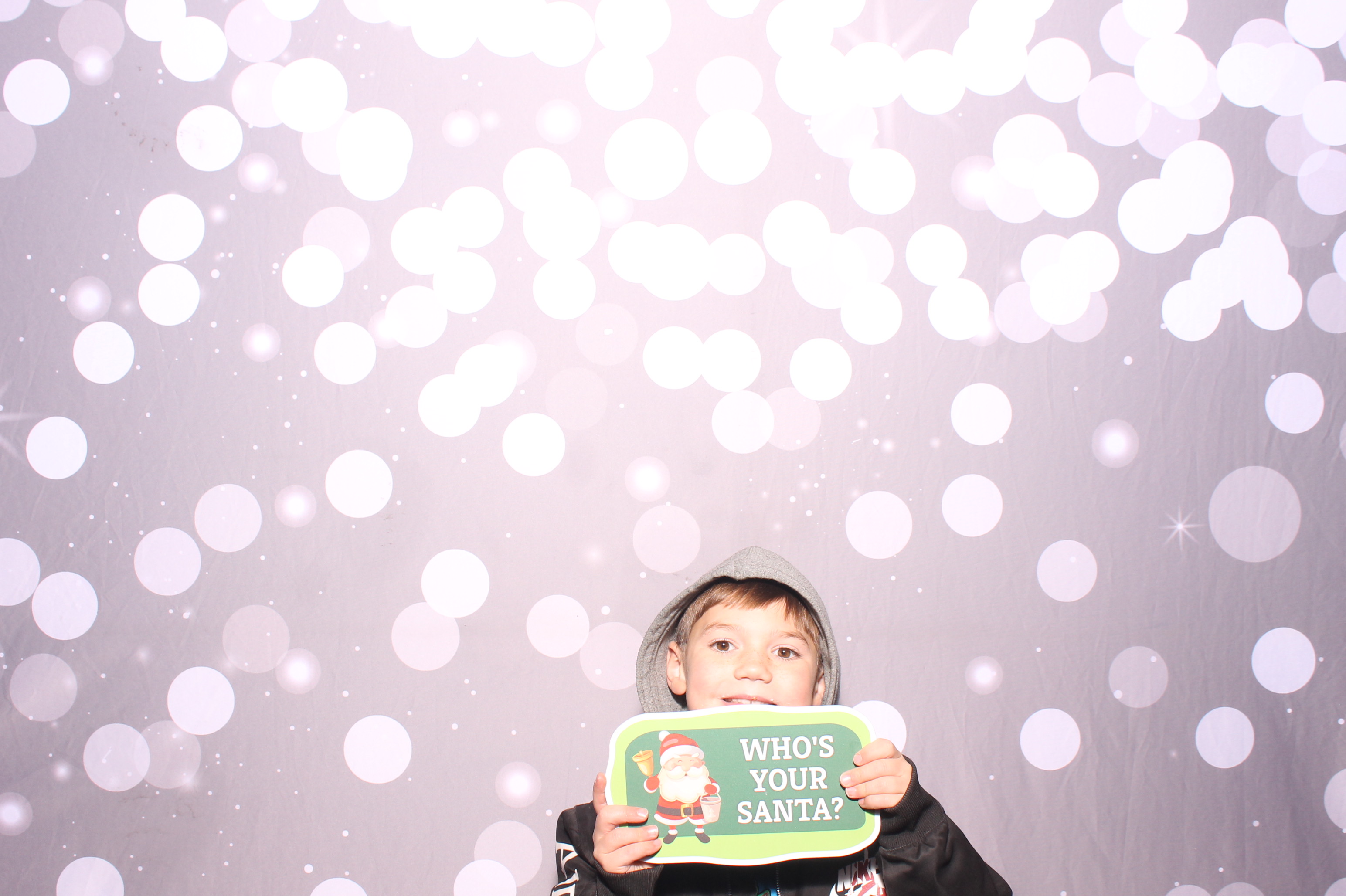 Crossroads Mason - Friendmas! | View more photos from the event at gallery.photoboothcincy.com/u/PhotoBoothCincy/Crossroads-Mason-Friendmas