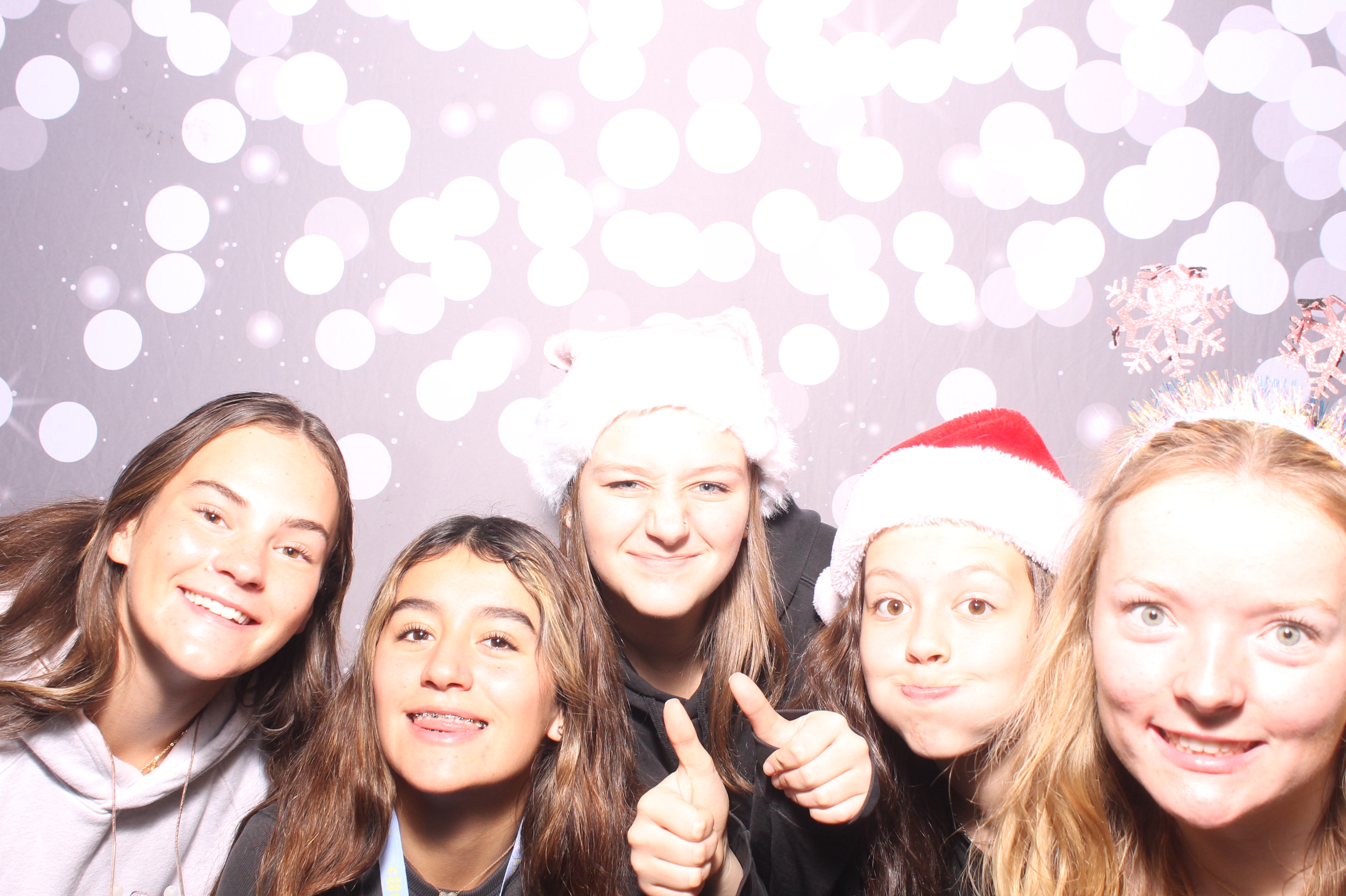 Crossroads Mason - Friendmas! | View more photos from the event at gallery.photoboothcincy.com/u/PhotoBoothCincy/Crossroads-Mason-Friendmas