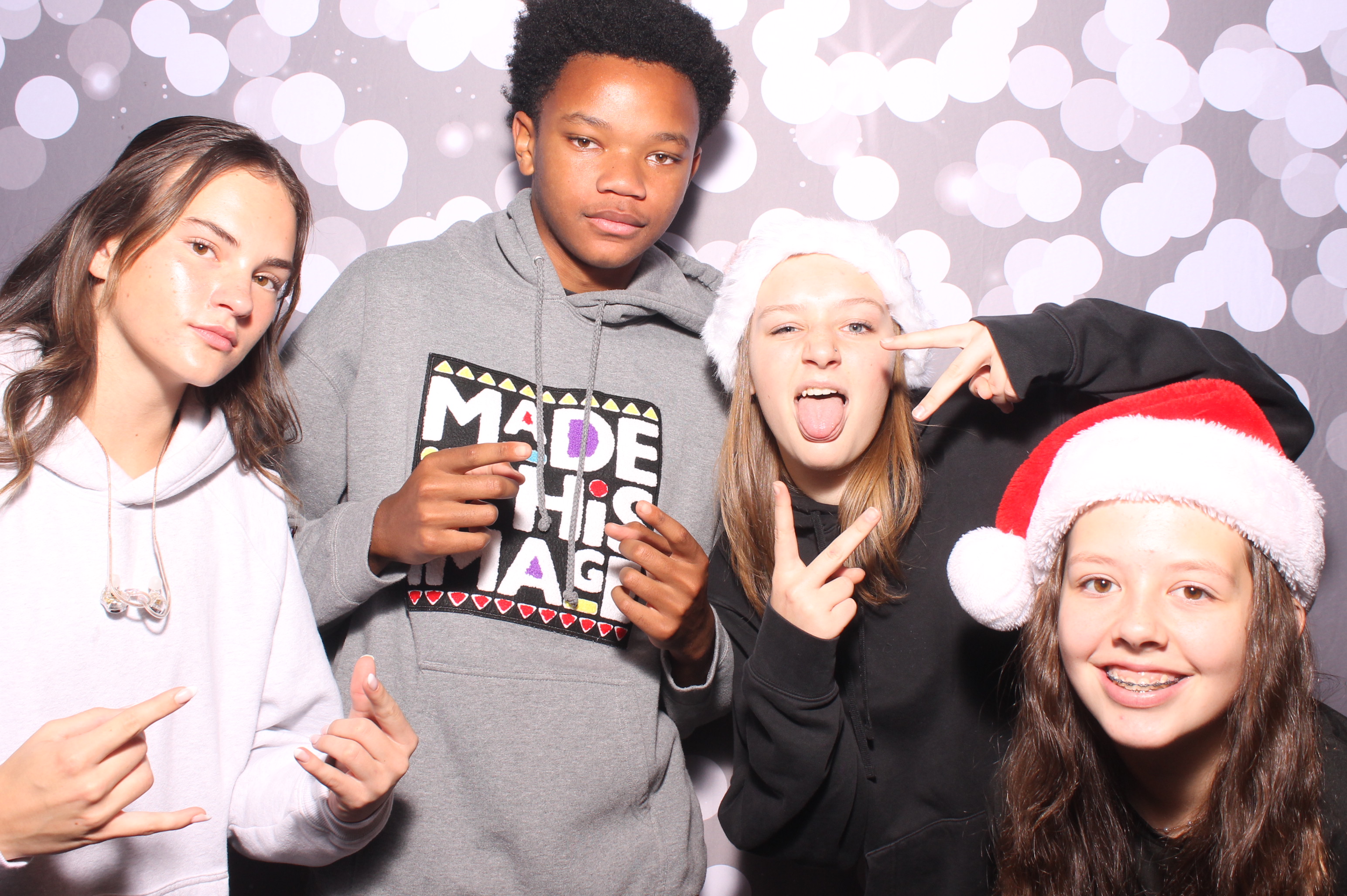 Crossroads Mason - Friendmas! | View more photos from the event at gallery.photoboothcincy.com/u/PhotoBoothCincy/Crossroads-Mason-Friendmas