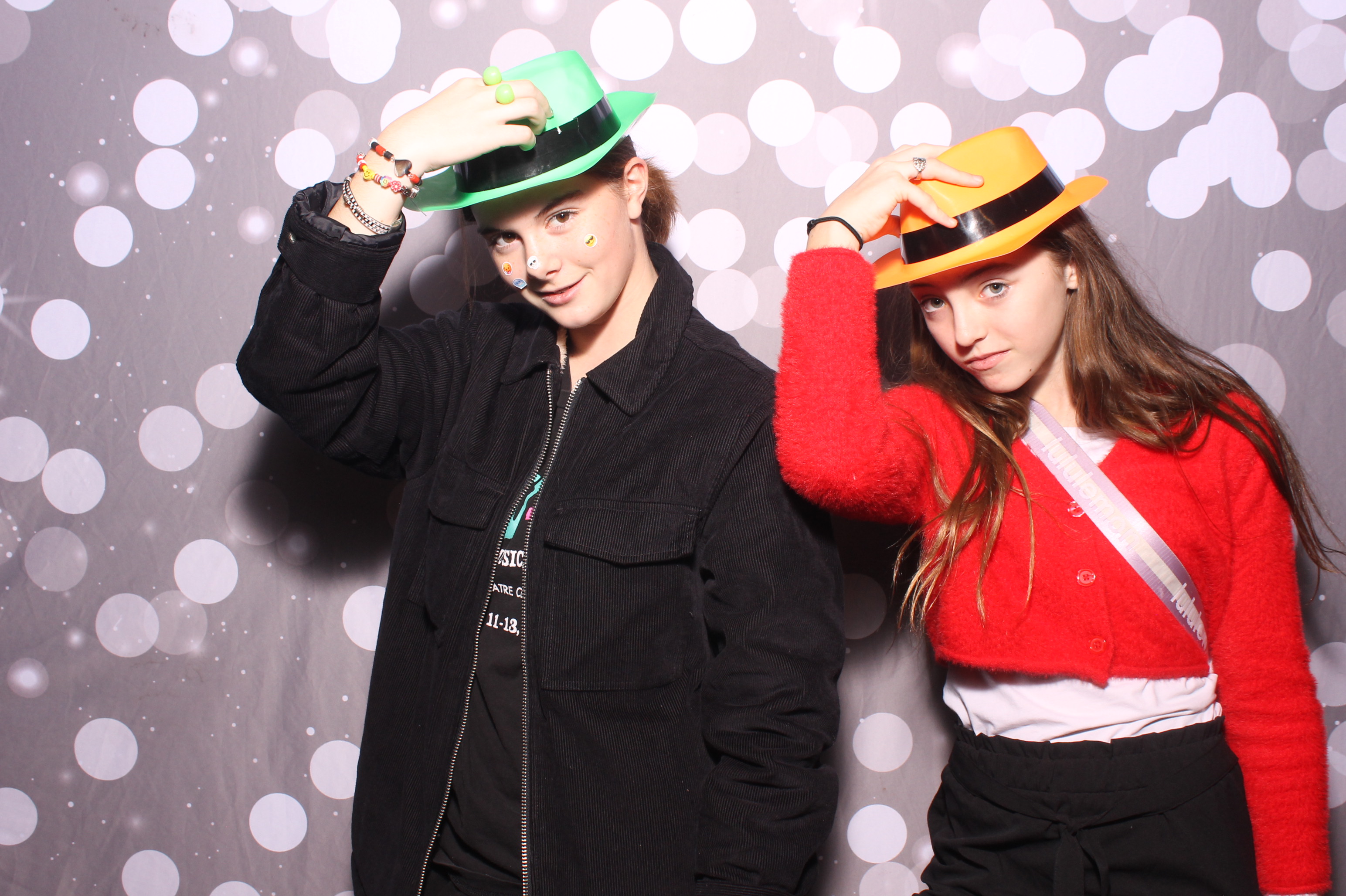 Crossroads Mason - Friendmas! | View more photos from the event at gallery.photoboothcincy.com/u/PhotoBoothCincy/Crossroads-Mason-Friendmas