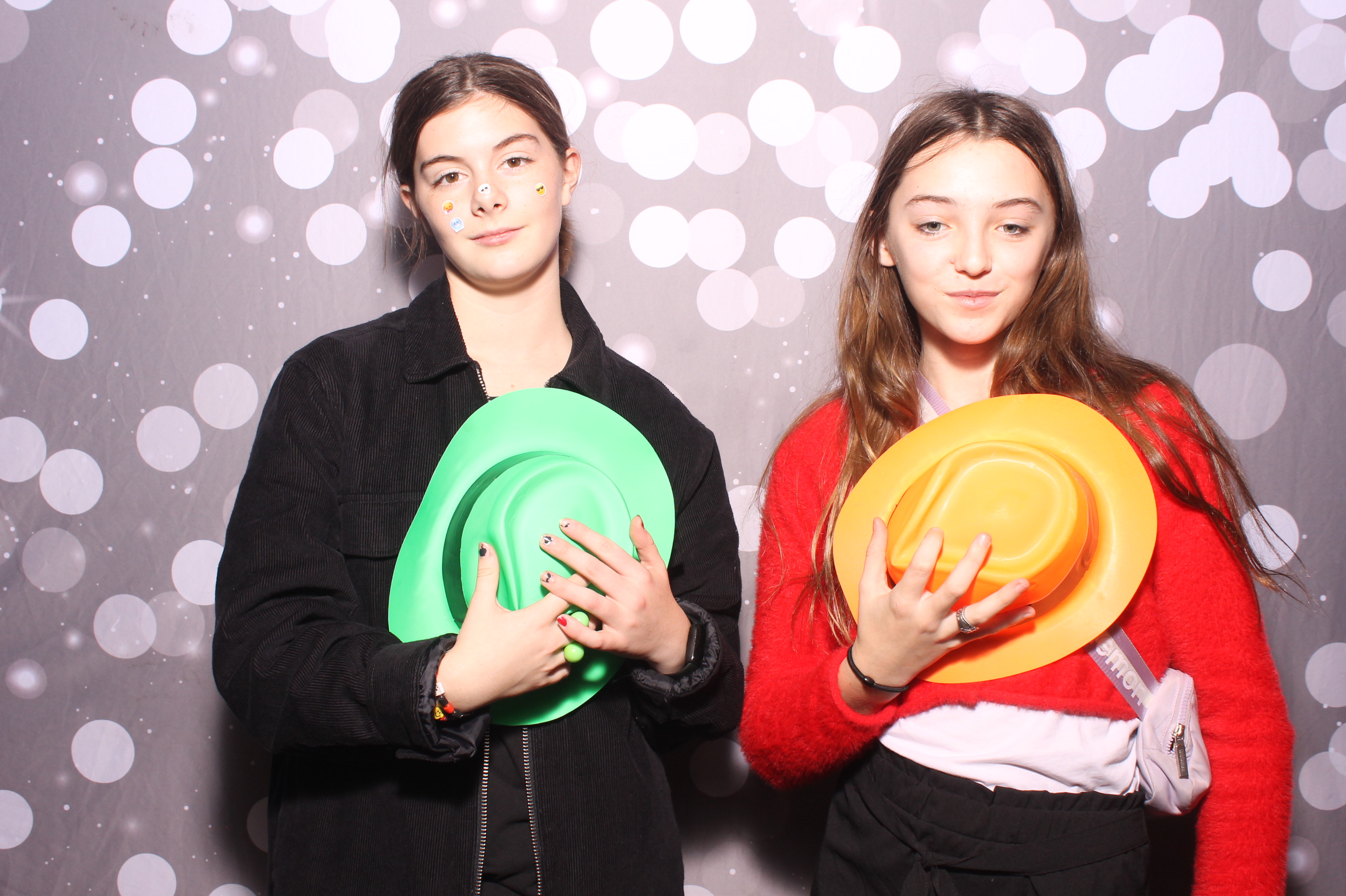 Crossroads Mason - Friendmas! | View more photos from the event at gallery.photoboothcincy.com/u/PhotoBoothCincy/Crossroads-Mason-Friendmas