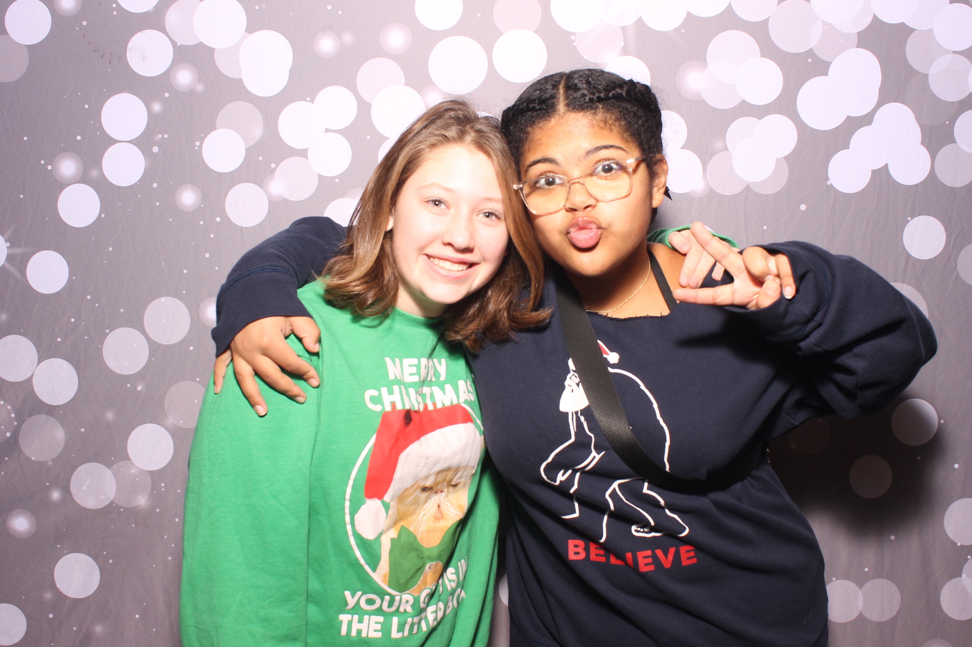 Crossroads Mason - Friendmas! | View more photos from the event at gallery.photoboothcincy.com/u/PhotoBoothCincy/Crossroads-Mason-Friendmas