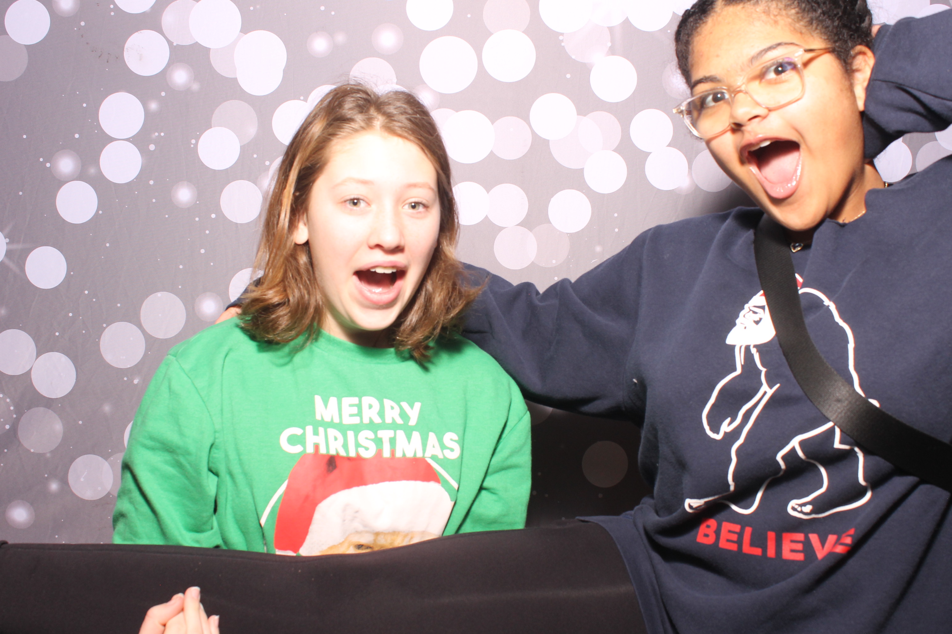 Crossroads Mason - Friendmas! | View more photos from the event at gallery.photoboothcincy.com/u/PhotoBoothCincy/Crossroads-Mason-Friendmas