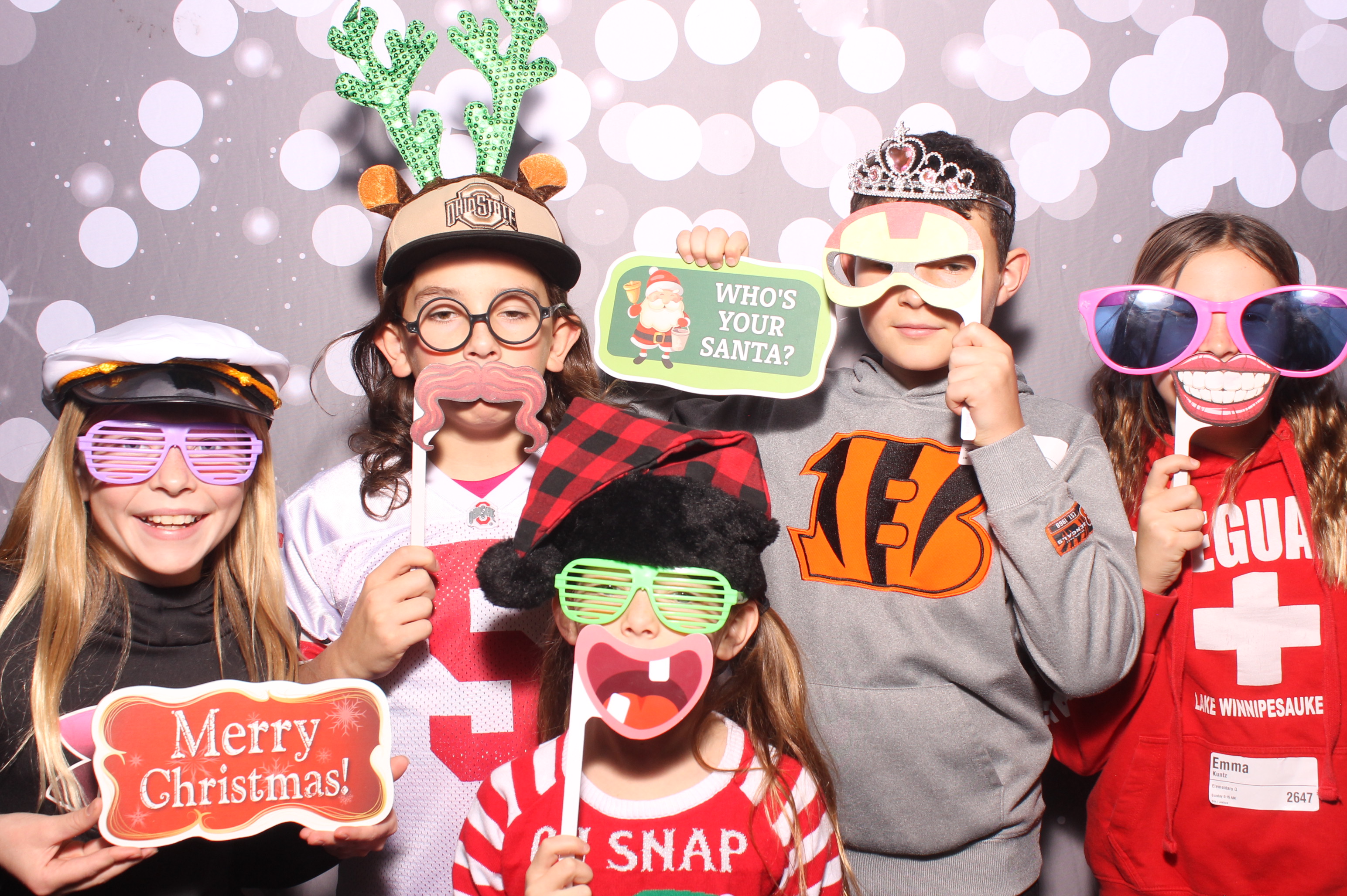 Crossroads Mason - Friendmas! | View more photos from the event at gallery.photoboothcincy.com/u/PhotoBoothCincy/Crossroads-Mason-Friendmas